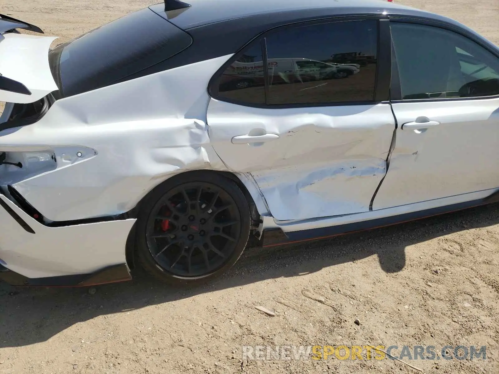 9 Photograph of a damaged car 4T1NZ1AK9LU044038 TOYOTA CAMRY 2020