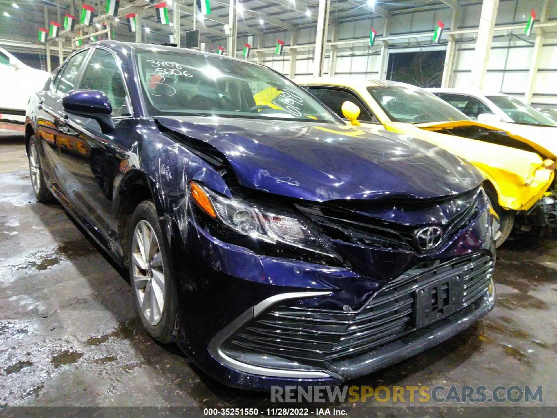 1 Photograph of a damaged car 001C11AK9MU614801 TOYOTA CAMRY 2021