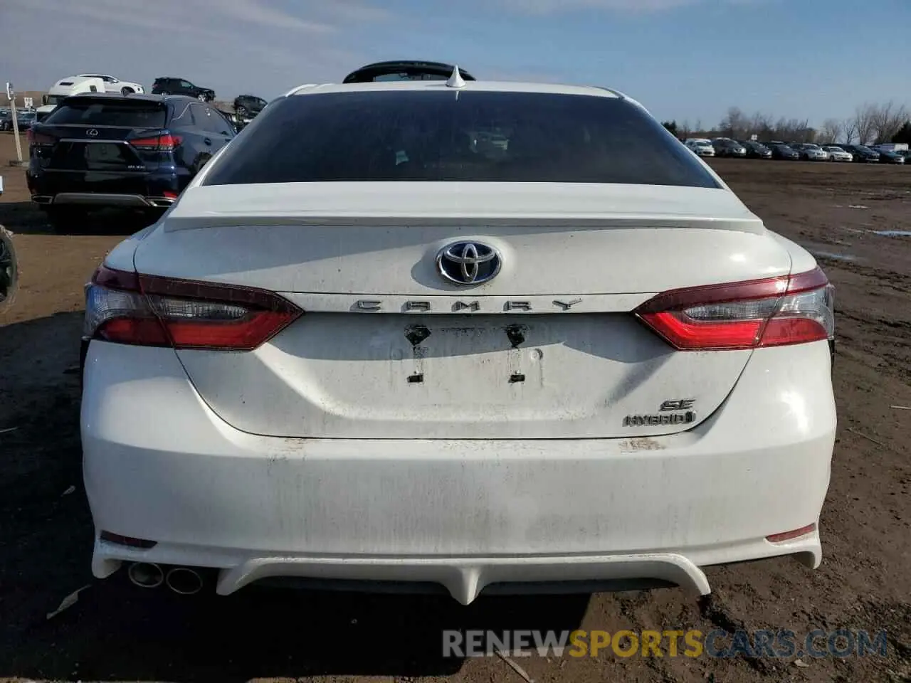 6 Photograph of a damaged car 4T1B21HK2MU016046 TOYOTA CAMRY 2021