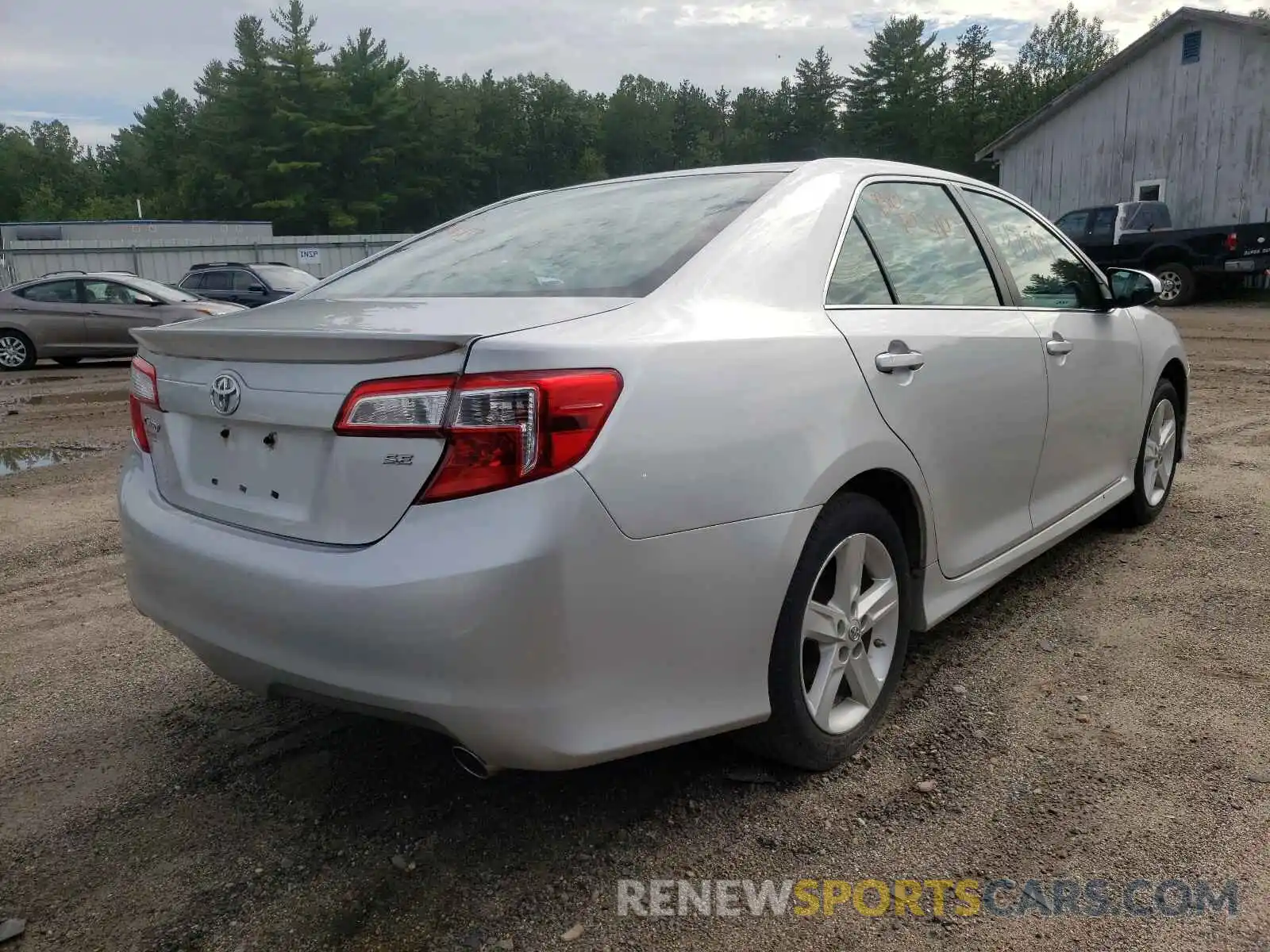 4 Photograph of a damaged car 4T1BF1FK1EU312071 TOYOTA CAMRY 2021