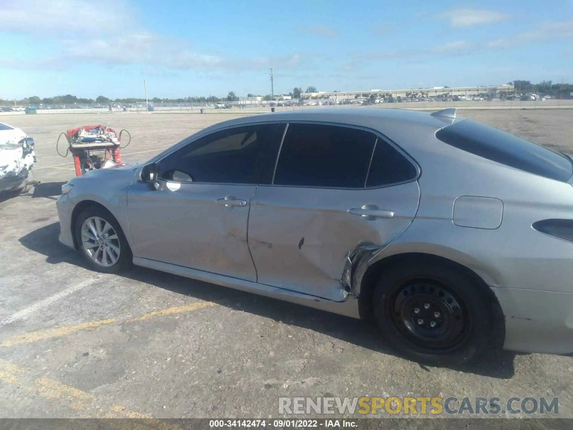 6 Photograph of a damaged car 4T1C11AK0MU473343 TOYOTA CAMRY 2021