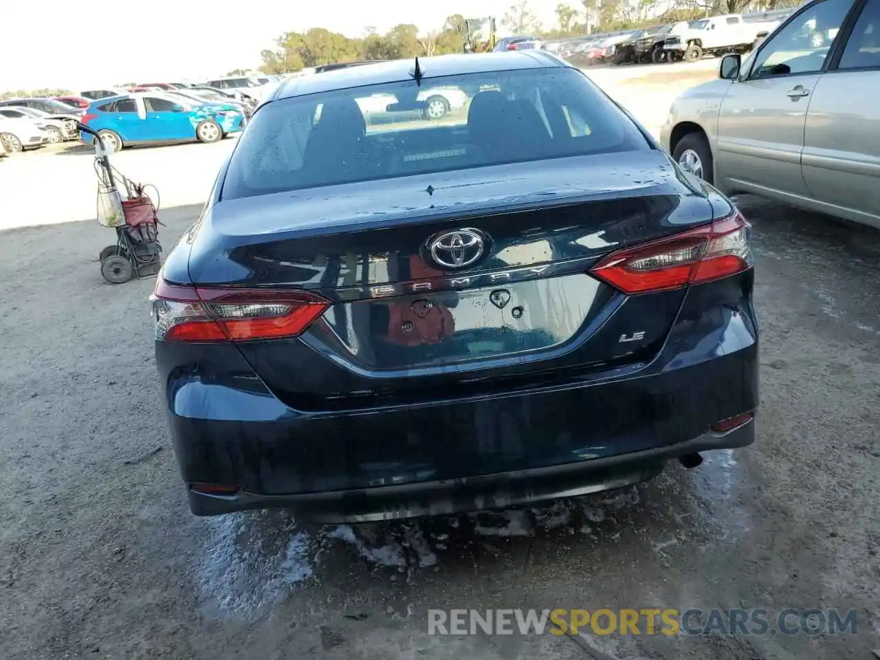 6 Photograph of a damaged car 4T1C11AK0MU543729 TOYOTA CAMRY 2021