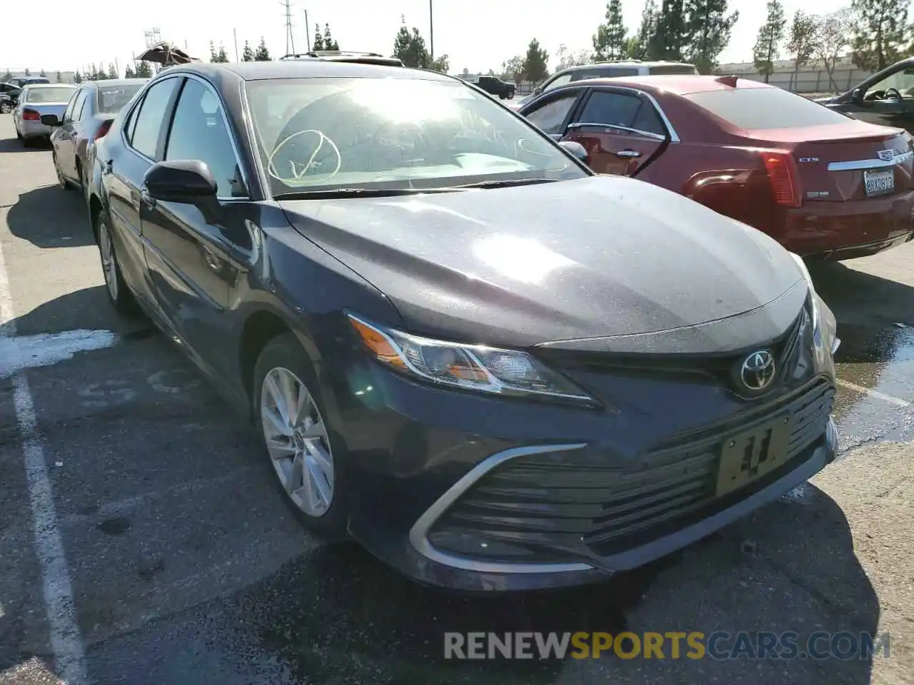 1 Photograph of a damaged car 4T1C11AK0MU560692 TOYOTA CAMRY 2021