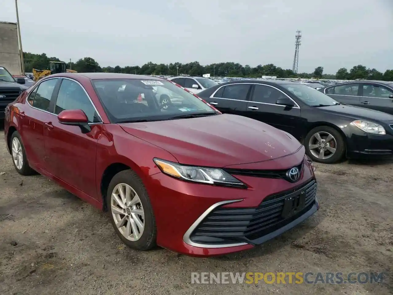 1 Photograph of a damaged car 4T1C11AK0MU565018 TOYOTA CAMRY 2021