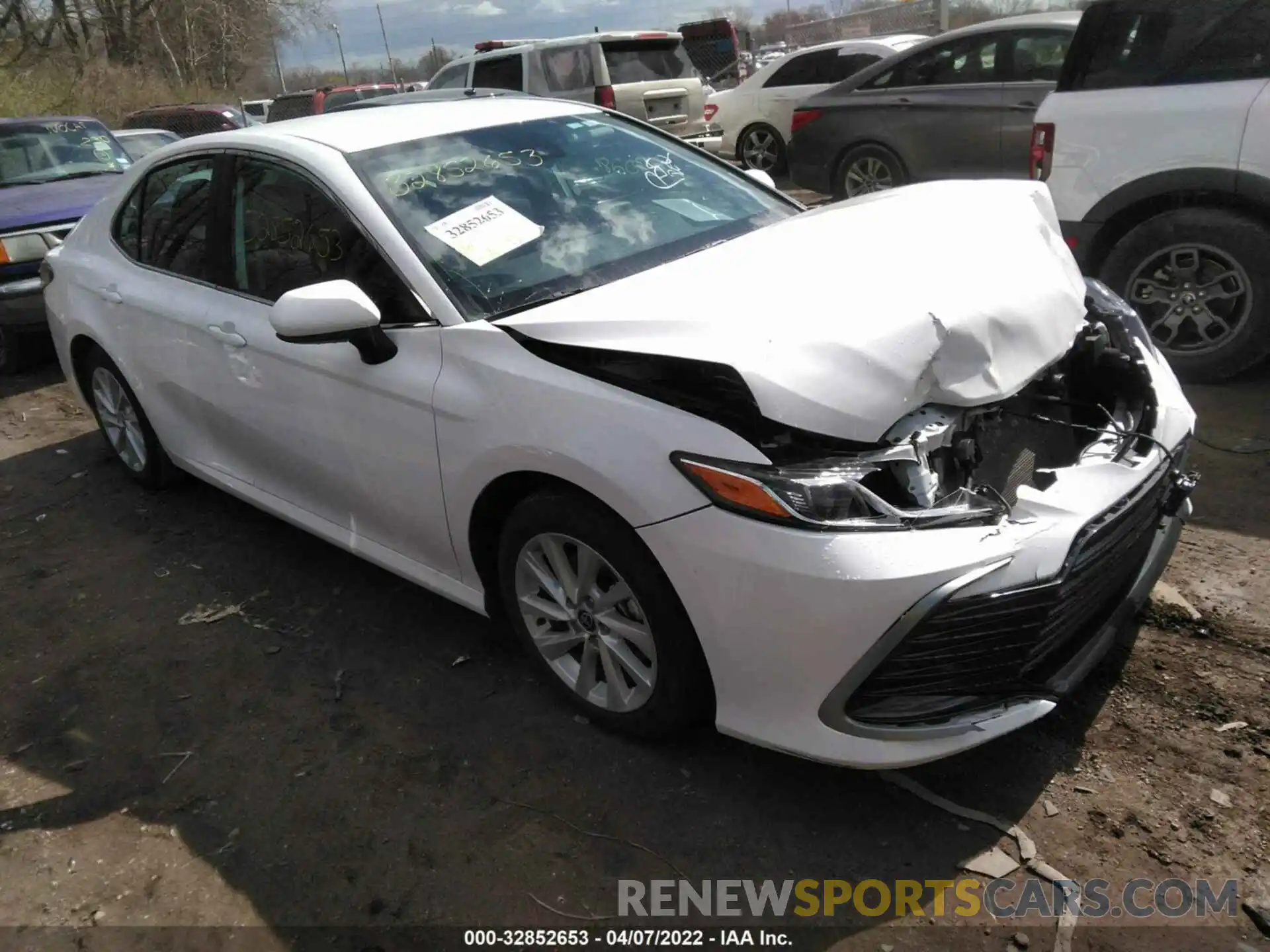 1 Photograph of a damaged car 4T1C11AK0MU574544 TOYOTA CAMRY 2021