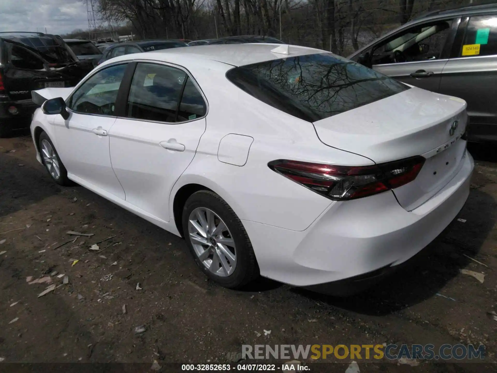 3 Photograph of a damaged car 4T1C11AK0MU574544 TOYOTA CAMRY 2021