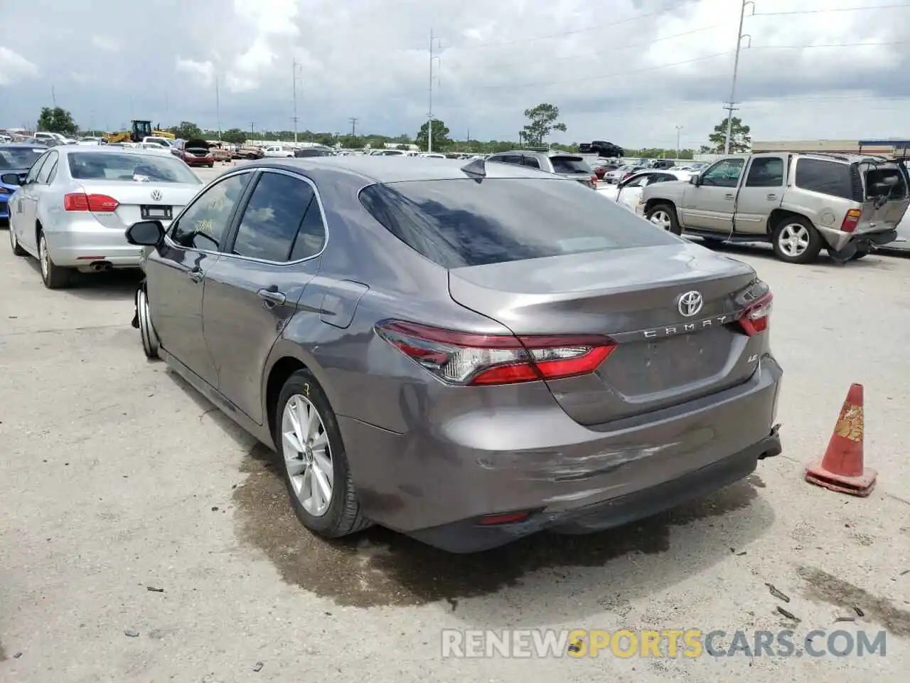 3 Photograph of a damaged car 4T1C11AK0MU580375 TOYOTA CAMRY 2021