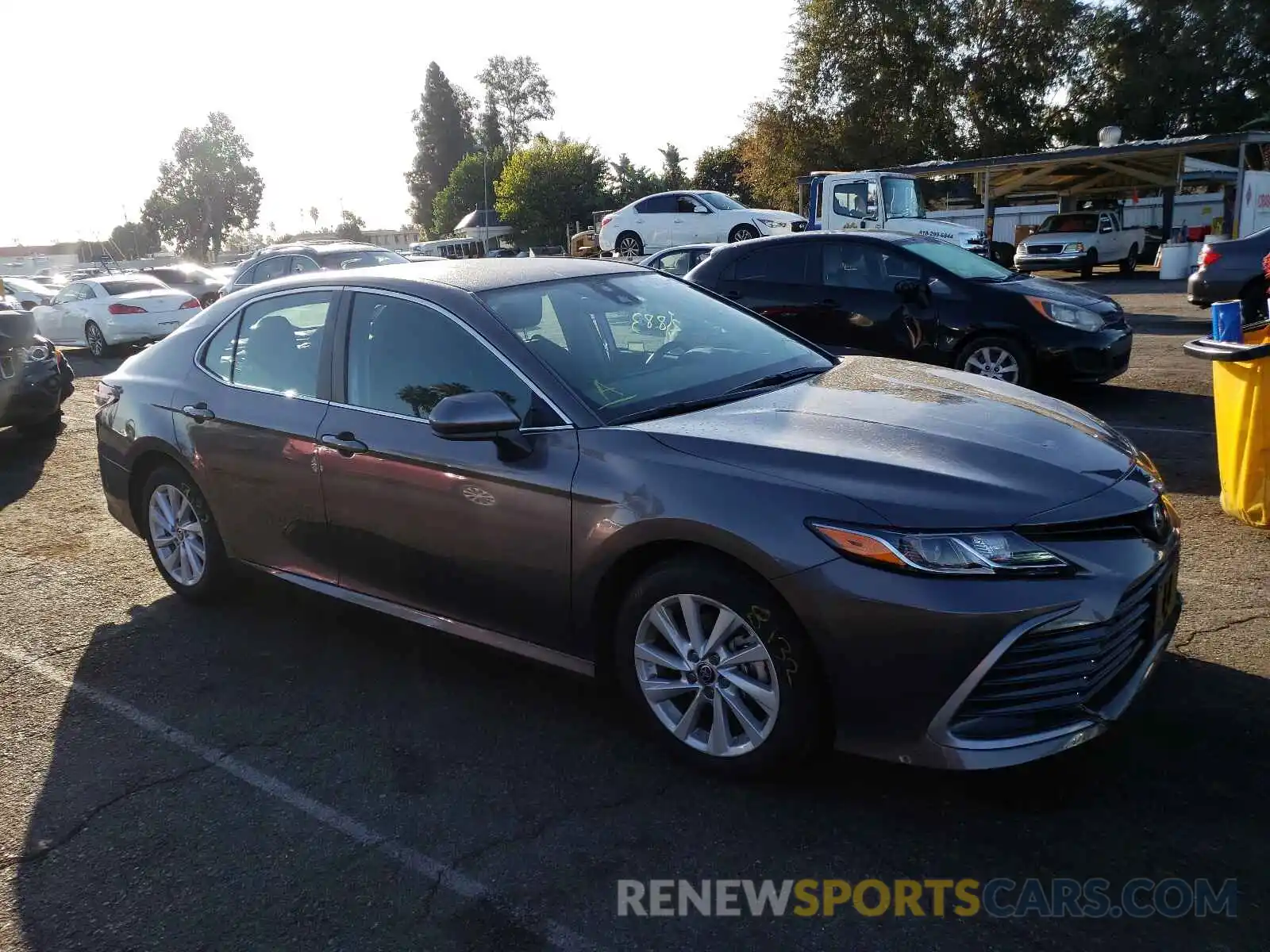 1 Photograph of a damaged car 4T1C11AK0MU603850 TOYOTA CAMRY 2021