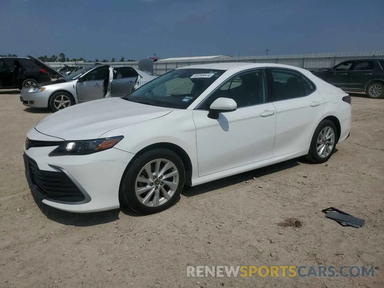 1 Photograph of a damaged car 4T1C11AK1MU445664 TOYOTA CAMRY 2021