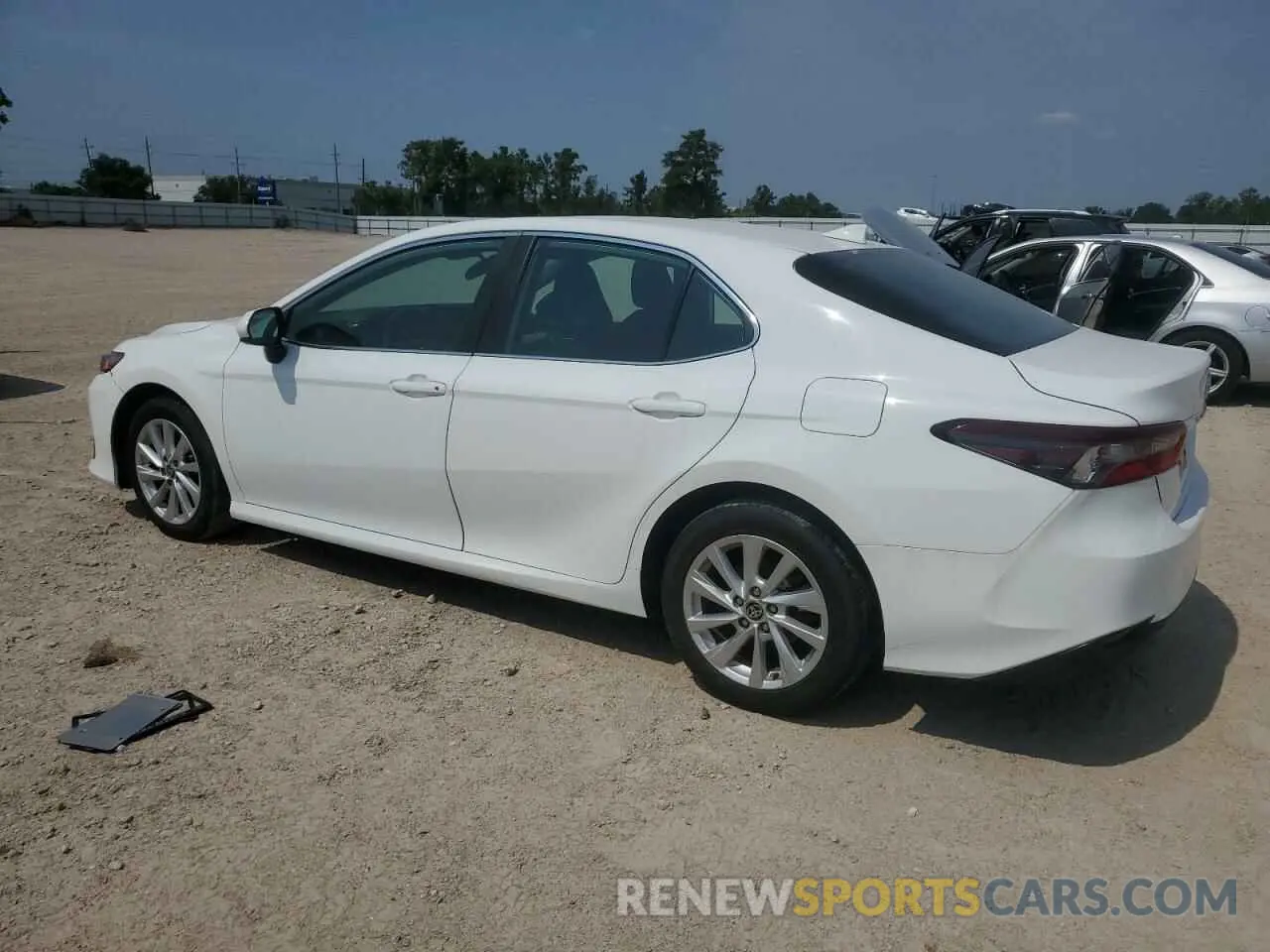 2 Photograph of a damaged car 4T1C11AK1MU445664 TOYOTA CAMRY 2021