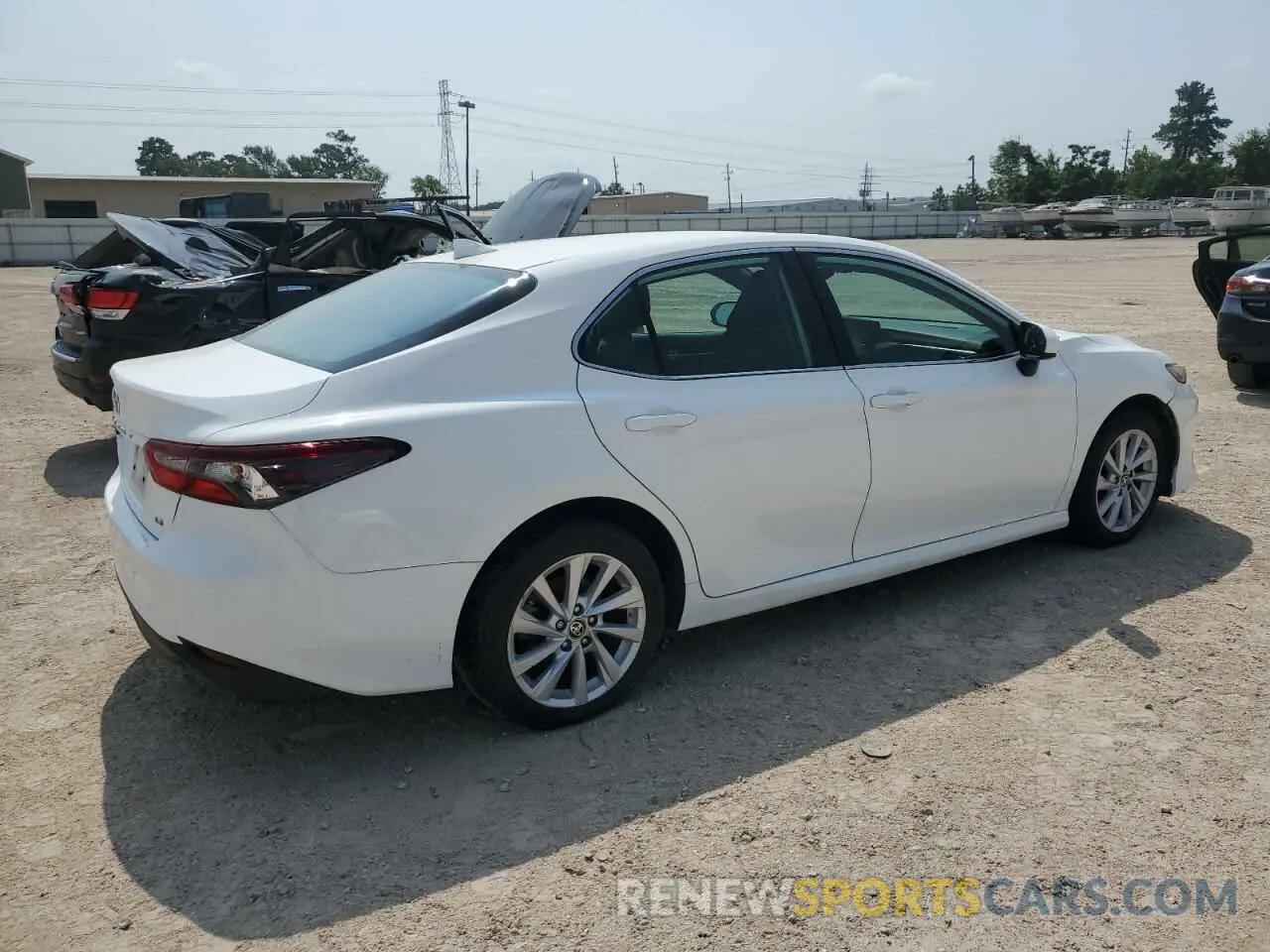 3 Photograph of a damaged car 4T1C11AK1MU445664 TOYOTA CAMRY 2021