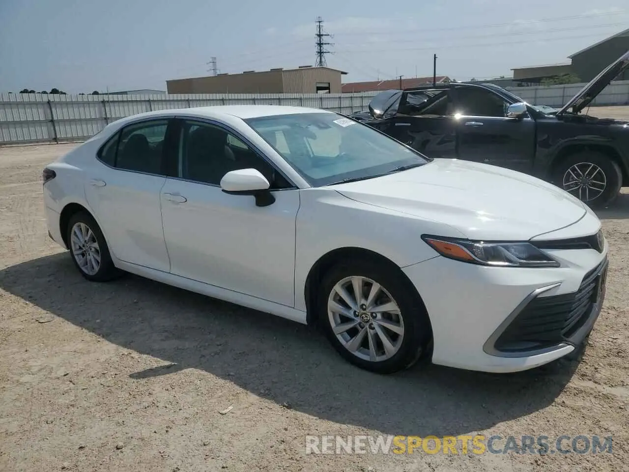 4 Photograph of a damaged car 4T1C11AK1MU445664 TOYOTA CAMRY 2021
