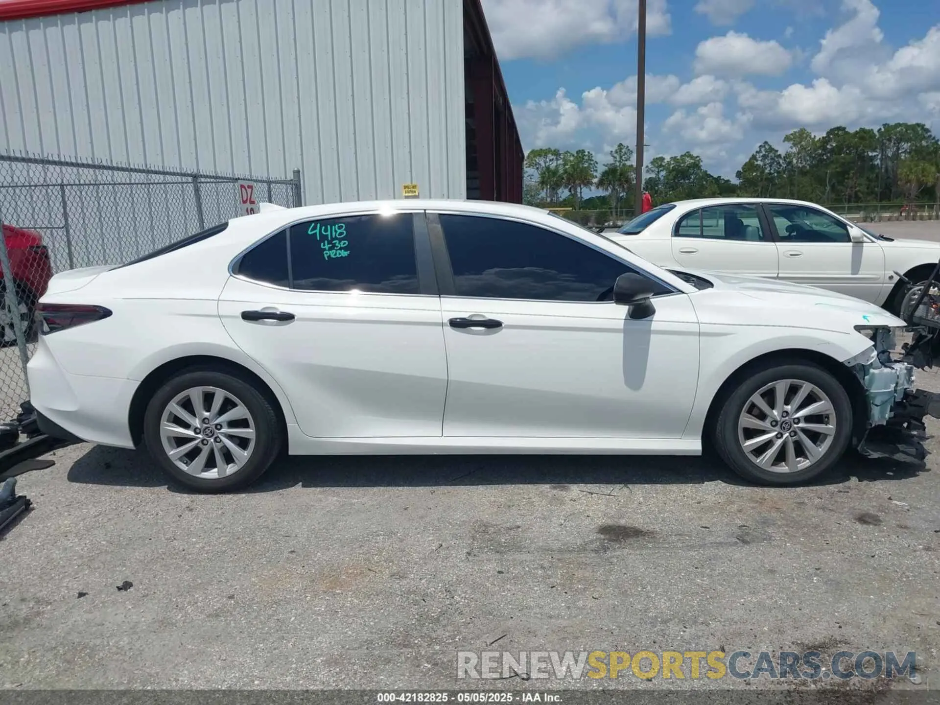 14 Photograph of a damaged car 4T1C11AK1MU448211 TOYOTA CAMRY 2021