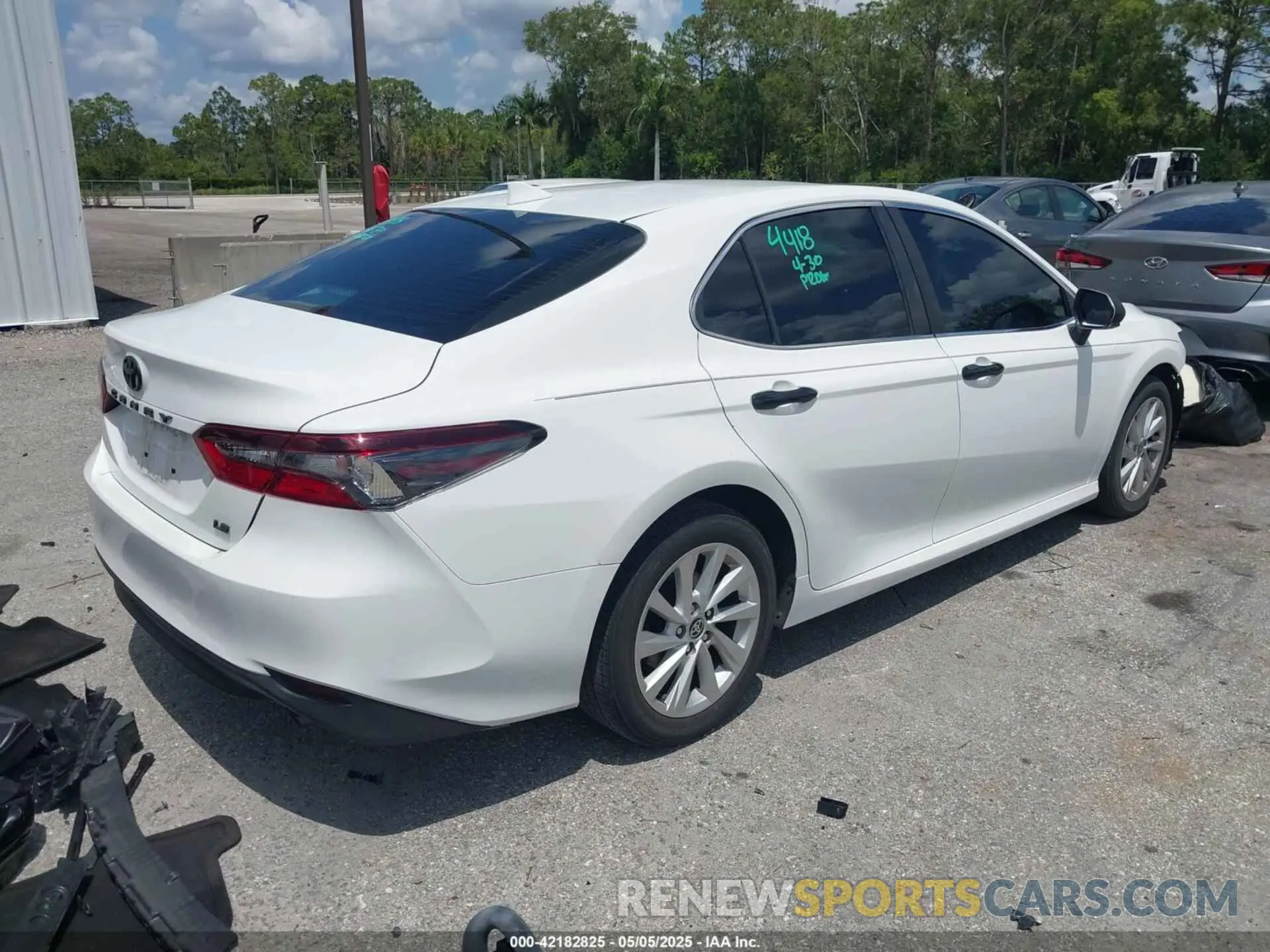 4 Photograph of a damaged car 4T1C11AK1MU448211 TOYOTA CAMRY 2021