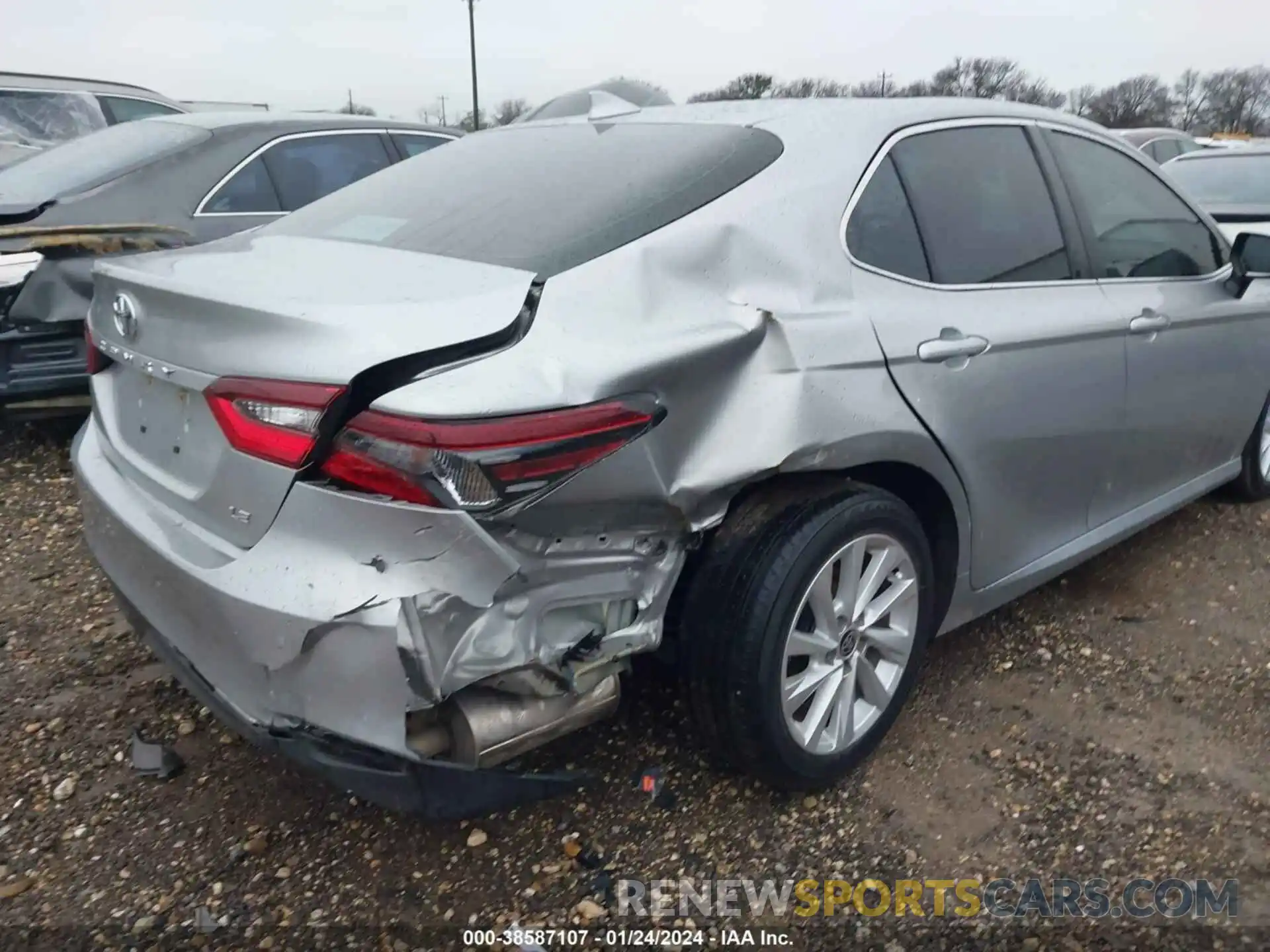 6 Photograph of a damaged car 4T1C11AK1MU475652 TOYOTA CAMRY 2021