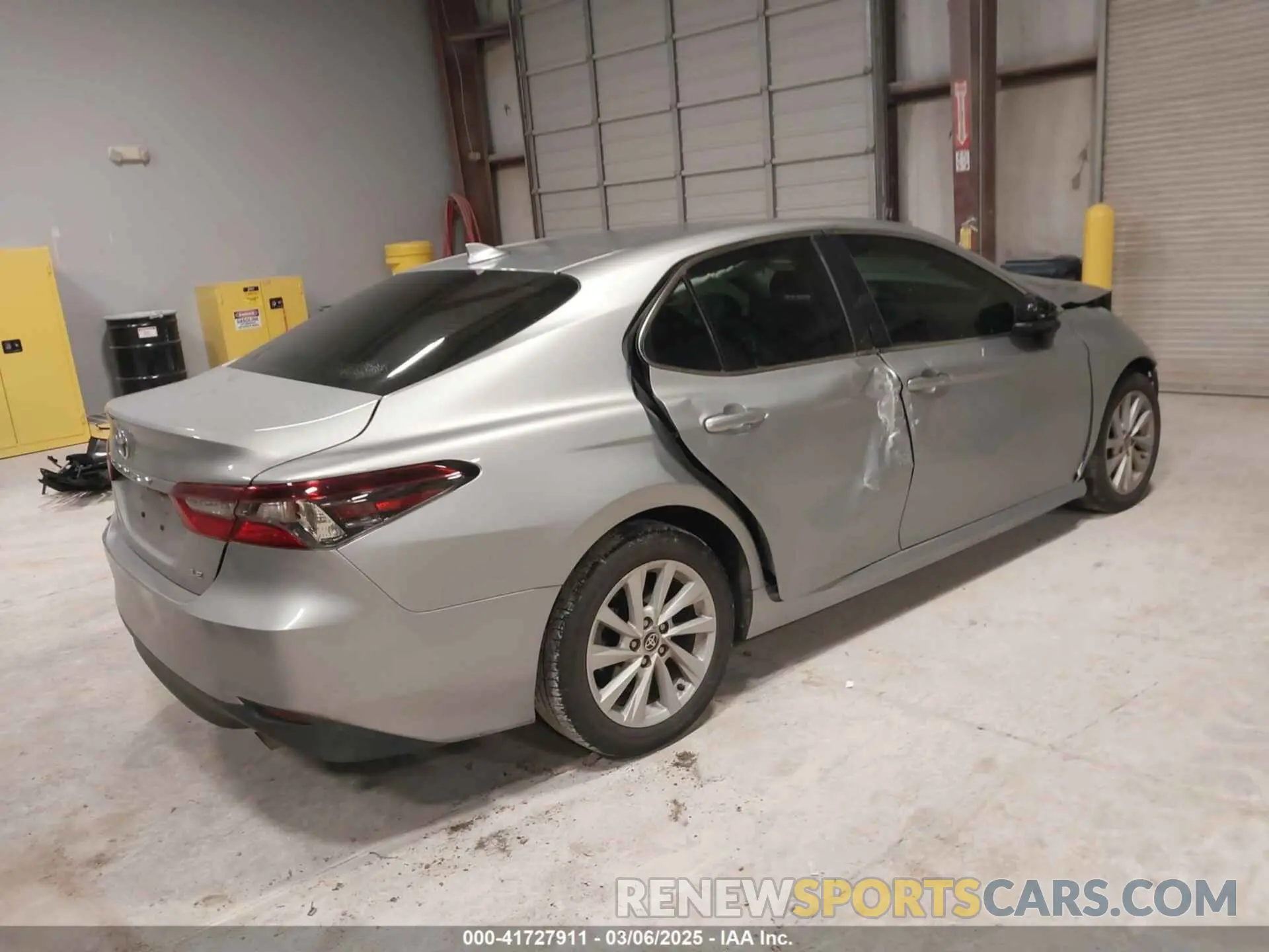 4 Photograph of a damaged car 4T1C11AK1MU492046 TOYOTA CAMRY 2021