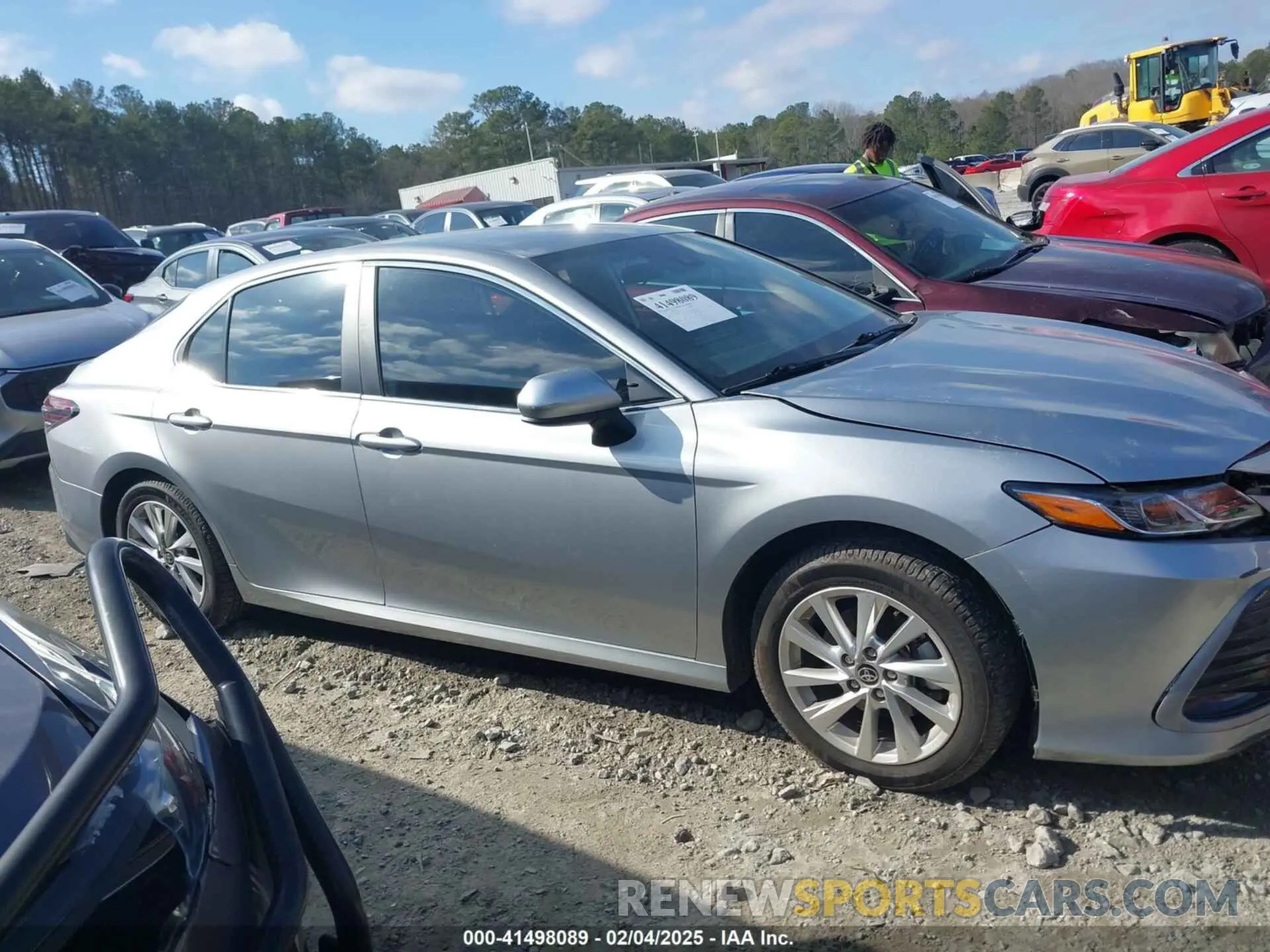 13 Photograph of a damaged car 4T1C11AK1MU520962 TOYOTA CAMRY 2021
