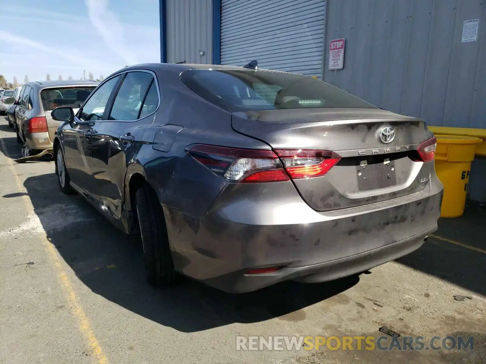 3 Photograph of a damaged car 4T1C11AK1MU540080 TOYOTA CAMRY 2021