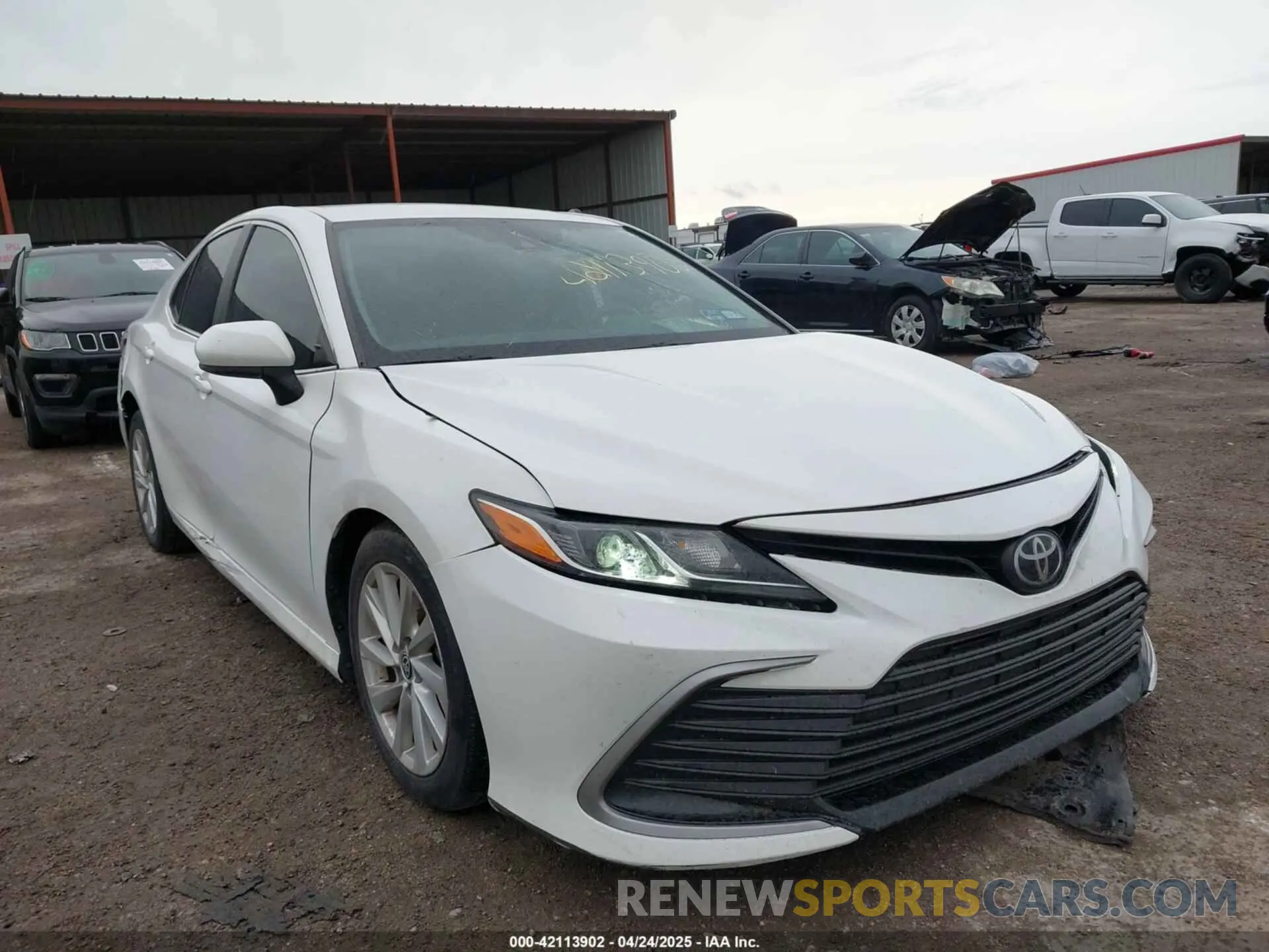 1 Photograph of a damaged car 4T1C11AK1MU557526 TOYOTA CAMRY 2021