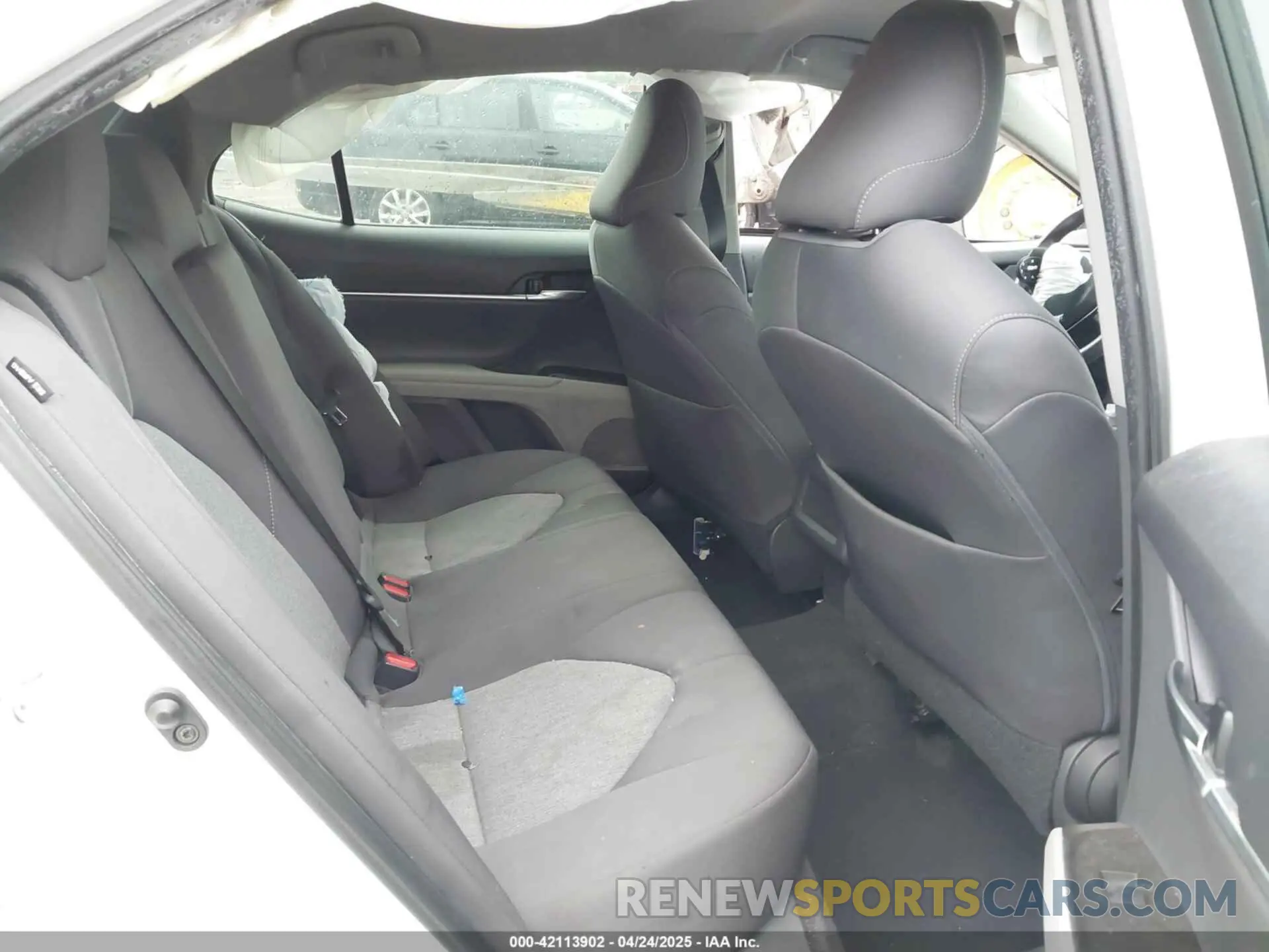 8 Photograph of a damaged car 4T1C11AK1MU557526 TOYOTA CAMRY 2021