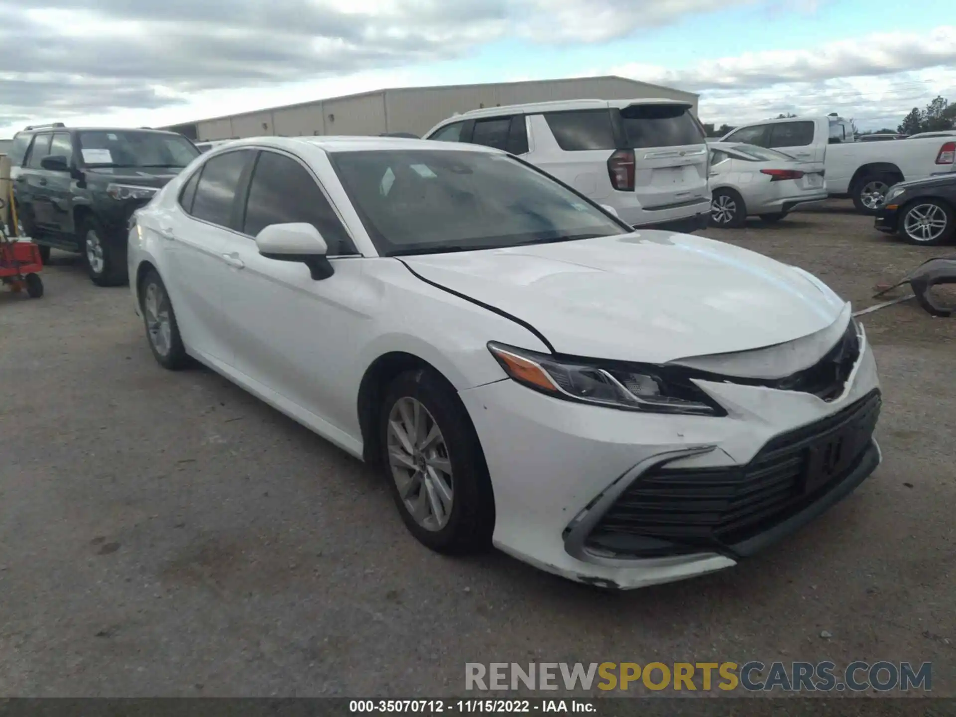 1 Photograph of a damaged car 4T1C11AK1MU585780 TOYOTA CAMRY 2021