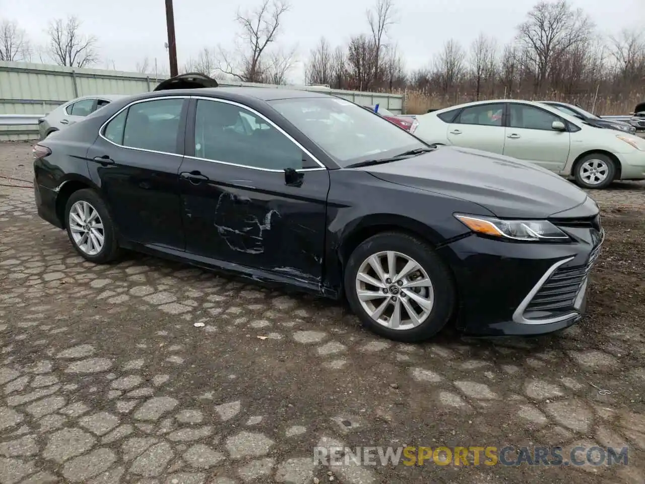 4 Photograph of a damaged car 4T1C11AK1MU592275 TOYOTA CAMRY 2021