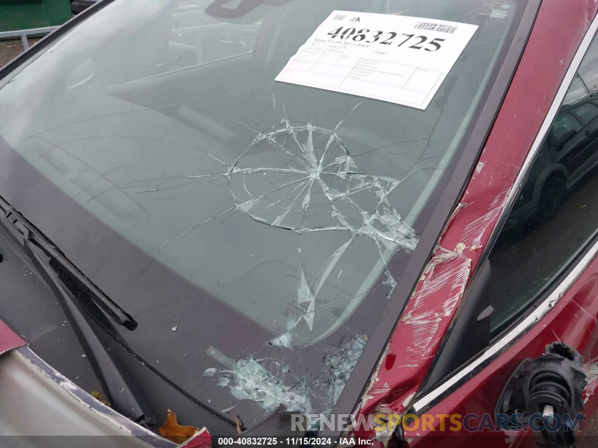 19 Photograph of a damaged car 4T1C11AK2MU422183 TOYOTA CAMRY 2021