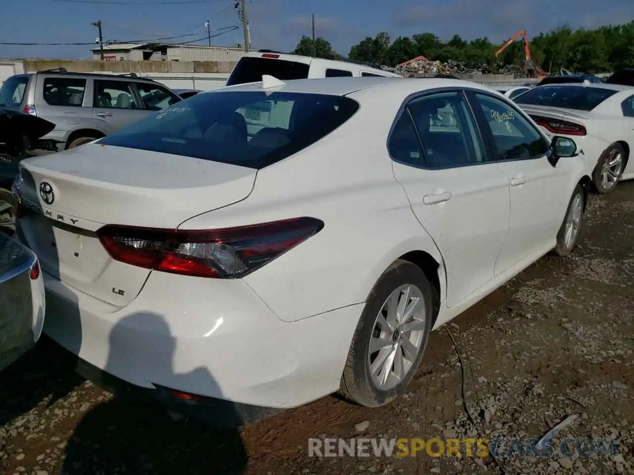 4 Photograph of a damaged car 4T1C11AK2MU454910 TOYOTA CAMRY 2021