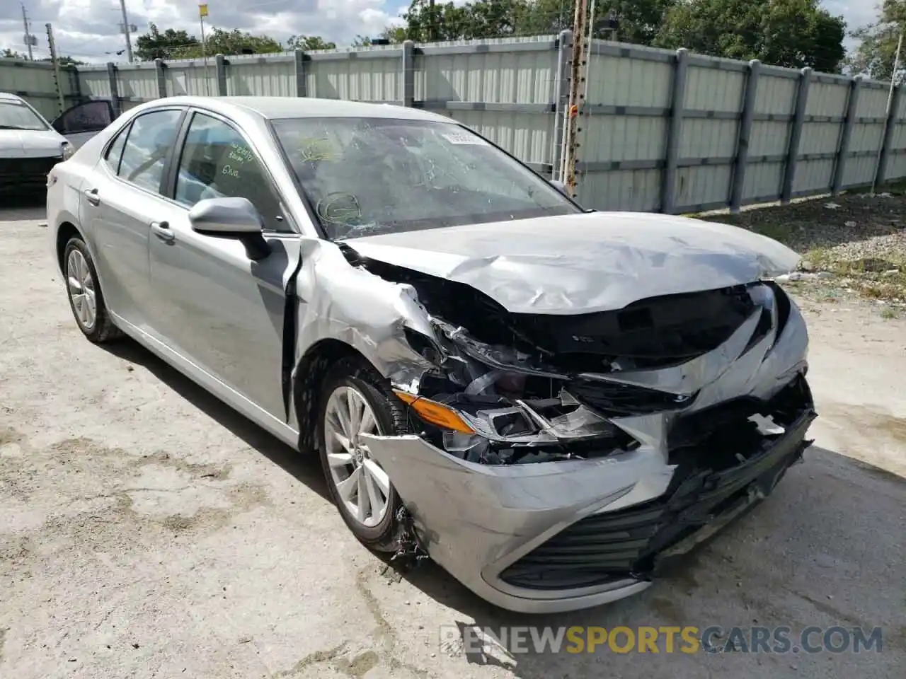 1 Photograph of a damaged car 4T1C11AK2MU454924 TOYOTA CAMRY 2021