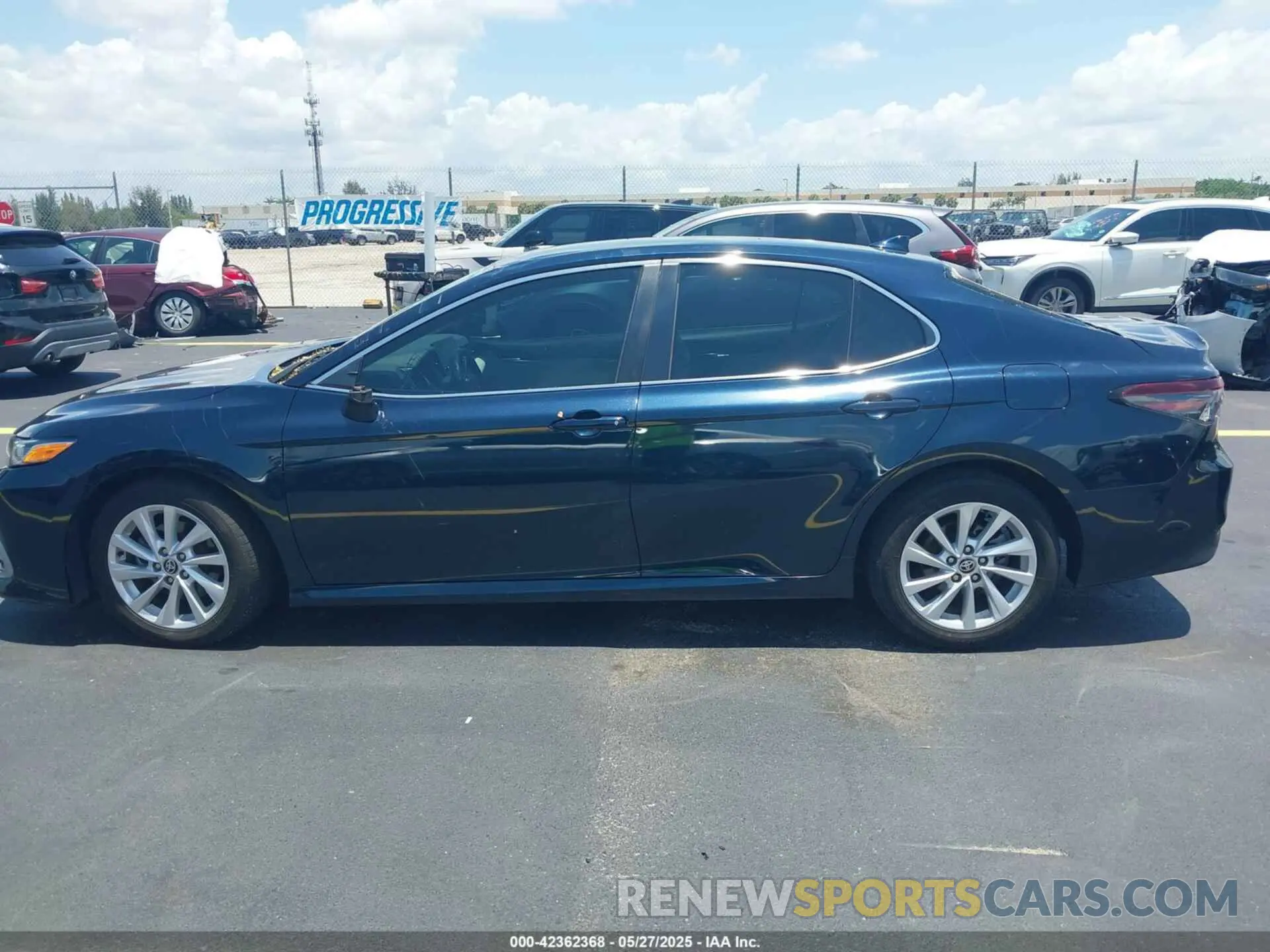 14 Photograph of a damaged car 4T1C11AK2MU455202 TOYOTA CAMRY 2021