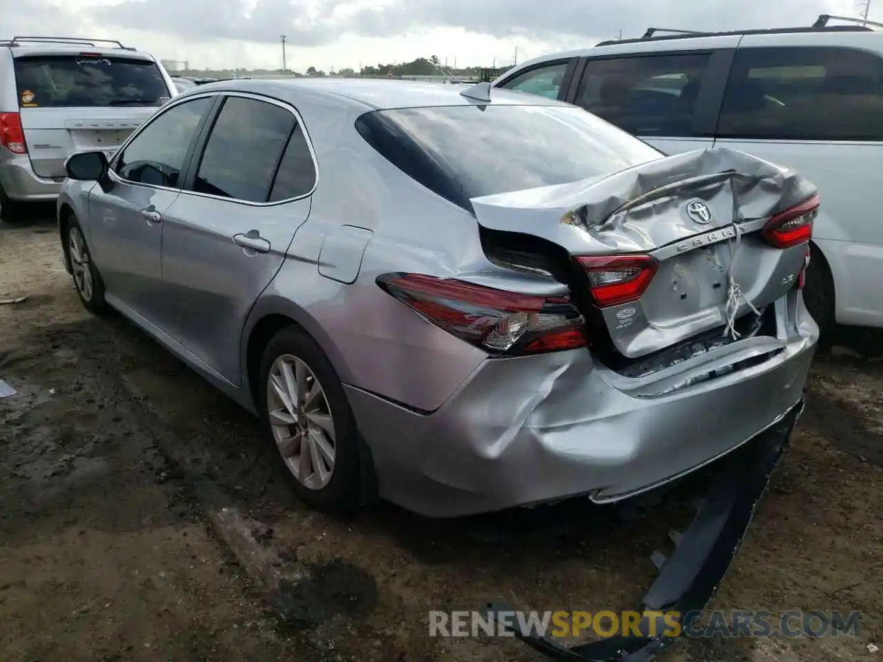 3 Photograph of a damaged car 4T1C11AK2MU465079 TOYOTA CAMRY 2021