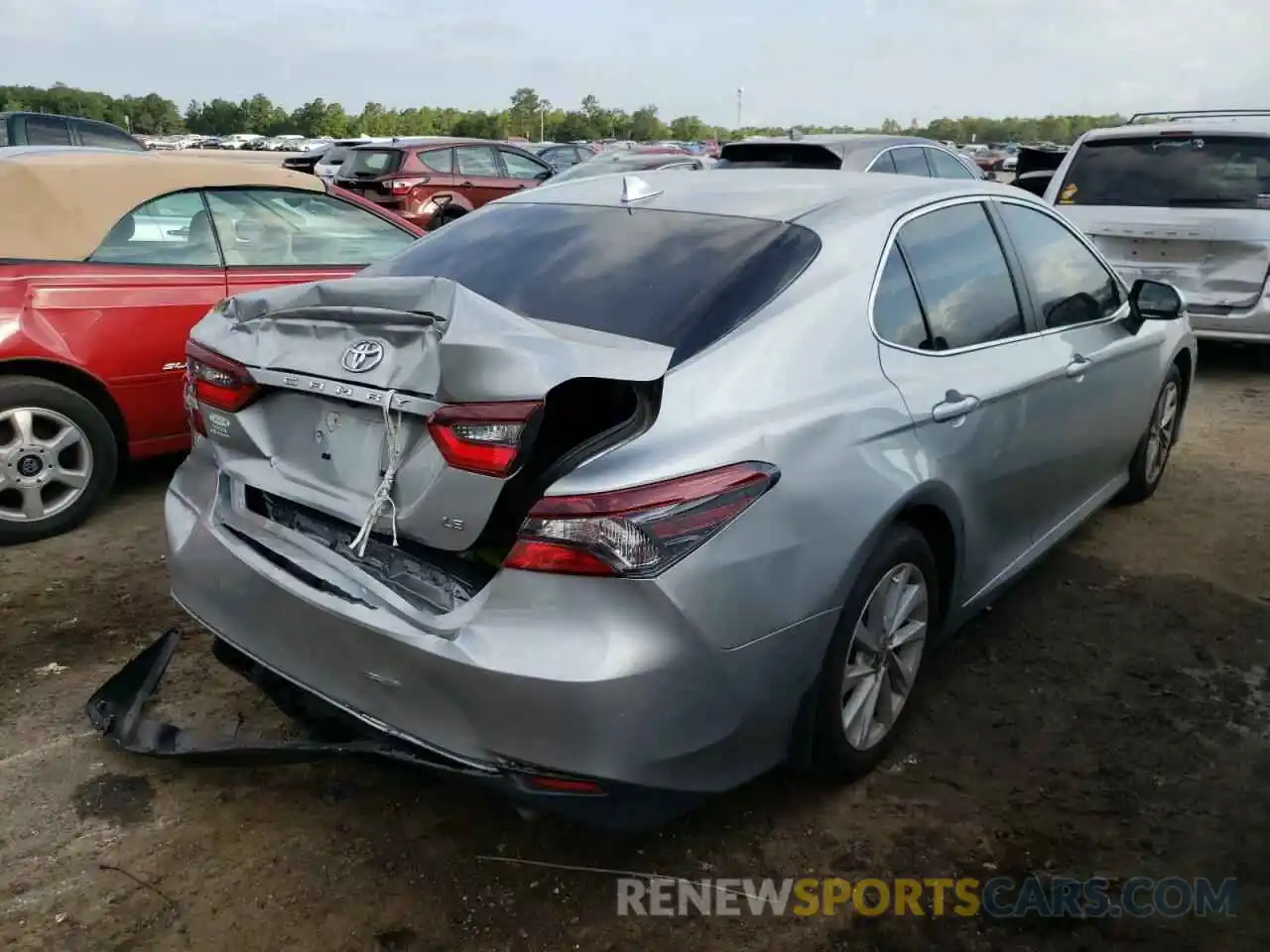 4 Photograph of a damaged car 4T1C11AK2MU465079 TOYOTA CAMRY 2021