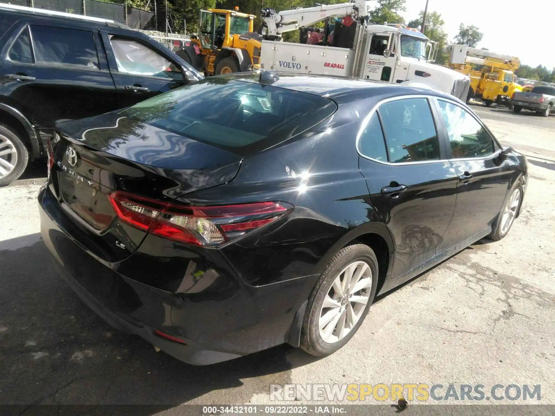 4 Photograph of a damaged car 4T1C11AK2MU494226 TOYOTA CAMRY 2021