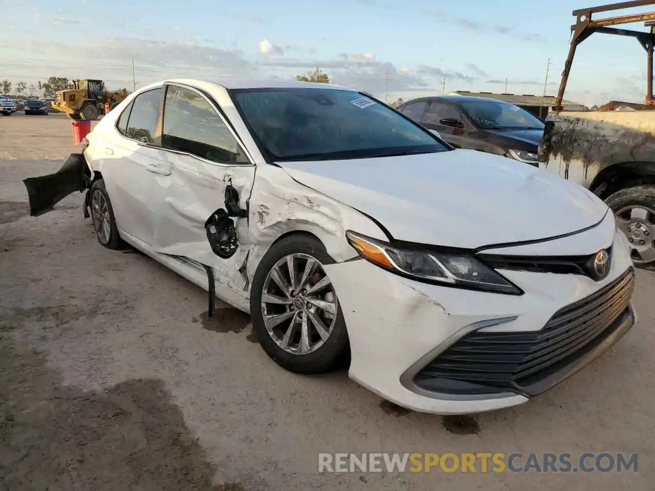 1 Photograph of a damaged car 4T1C11AK2MU523143 TOYOTA CAMRY 2021