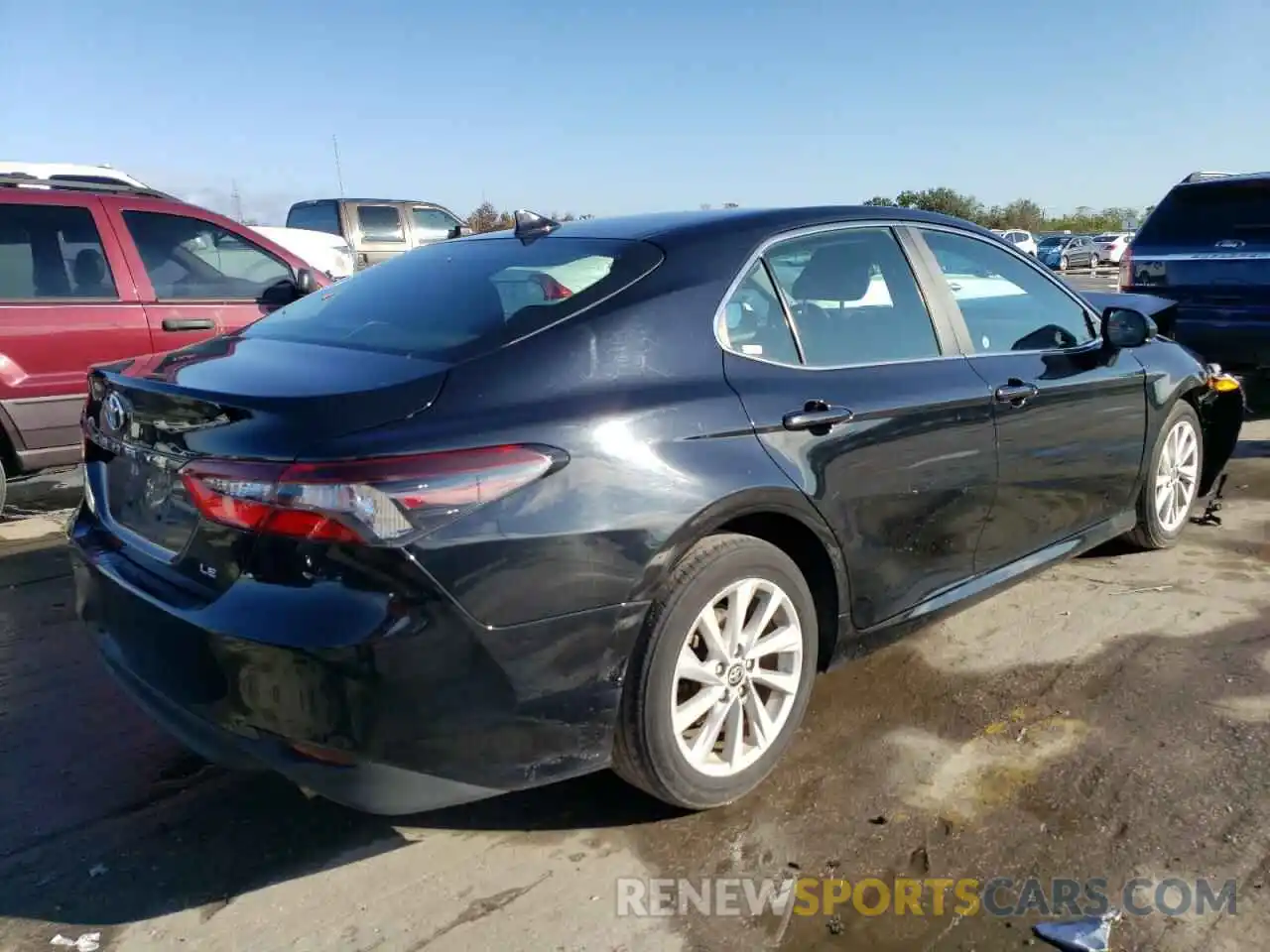 3 Photograph of a damaged car 4T1C11AK2MU544011 TOYOTA CAMRY 2021