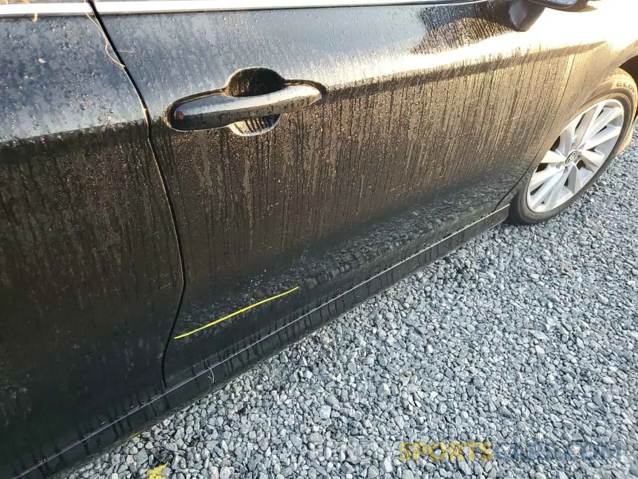 12 Photograph of a damaged car 4T1C11AK2MU549533 TOYOTA CAMRY 2021