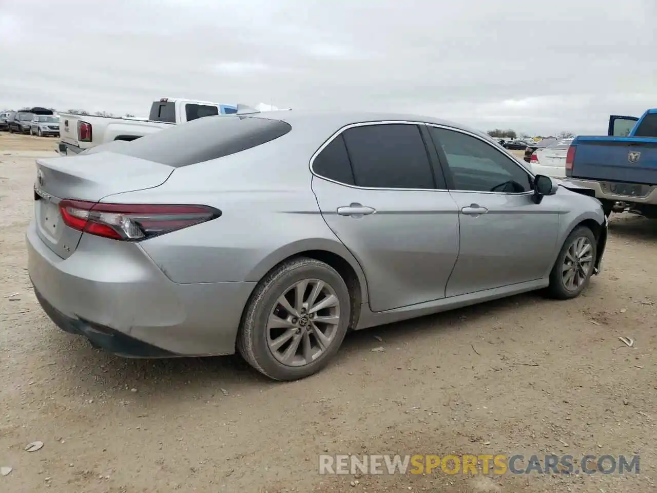 3 Photograph of a damaged car 4T1C11AK2MU568387 TOYOTA CAMRY 2021