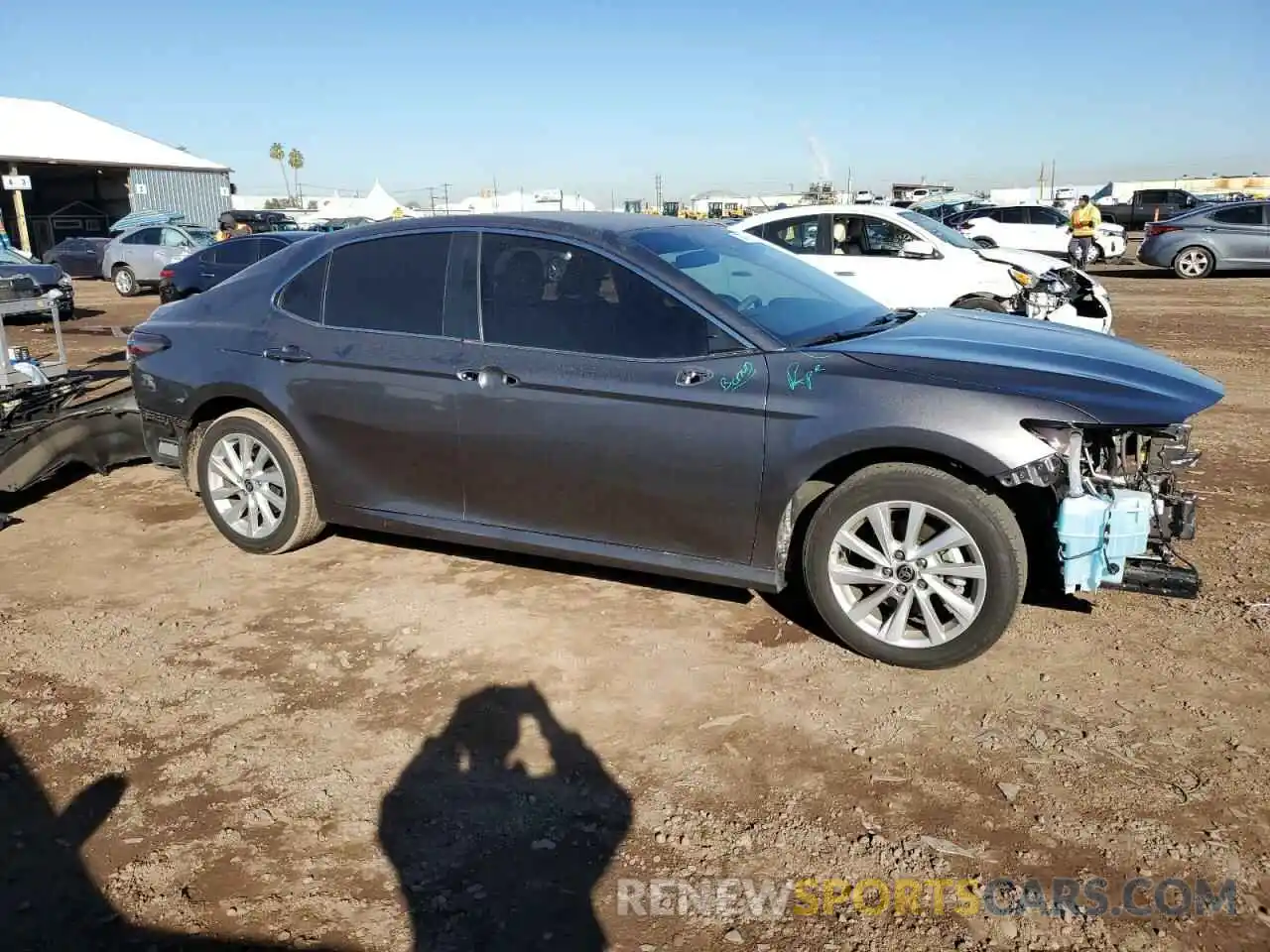 4 Photograph of a damaged car 4T1C11AK2MU569118 TOYOTA CAMRY 2021