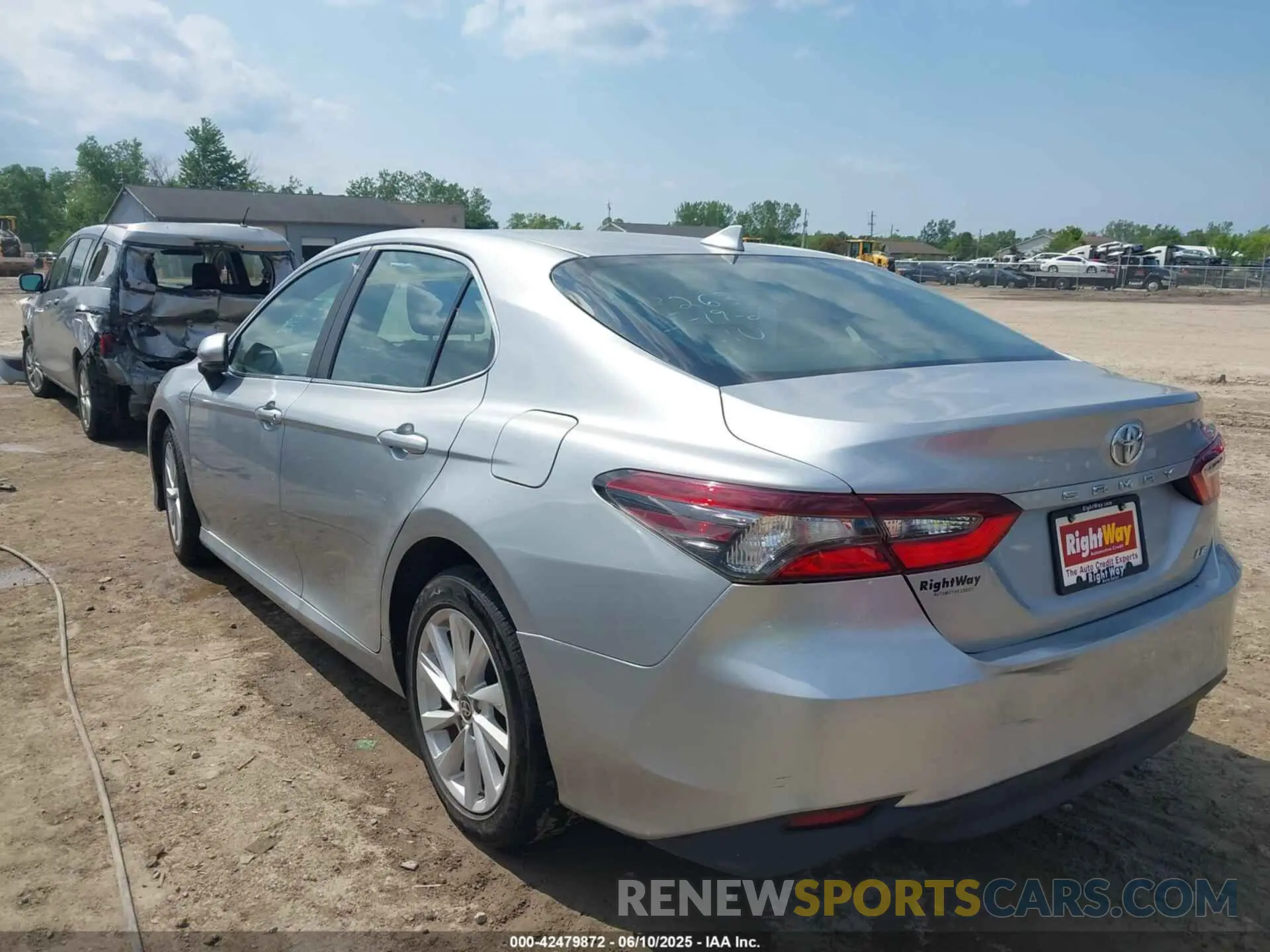 3 Photograph of a damaged car 4T1C11AK2MU601579 TOYOTA CAMRY 2021