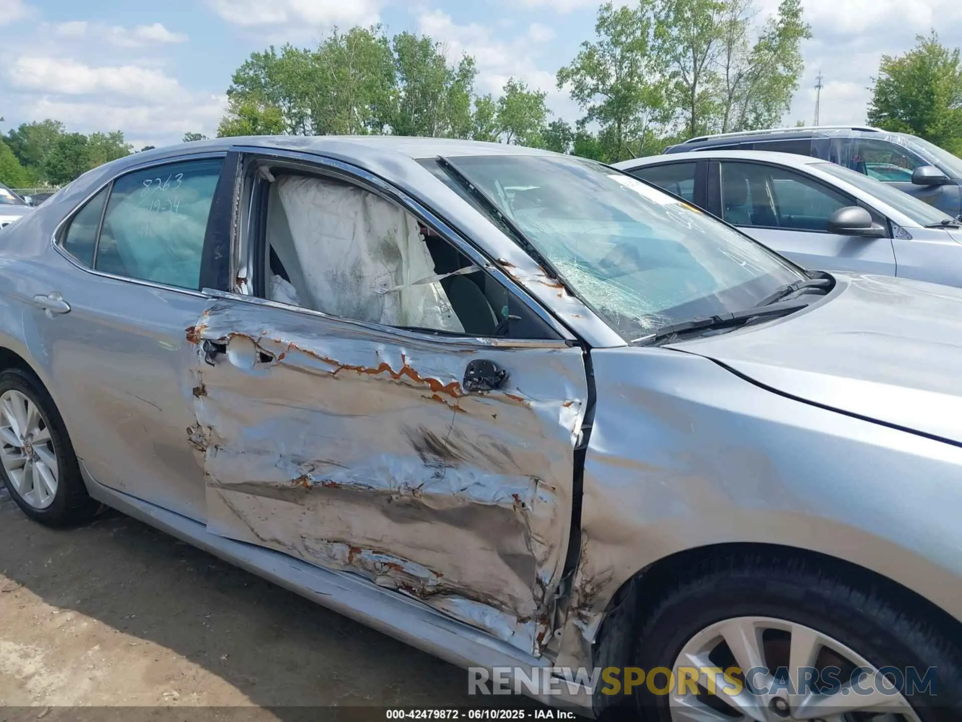 6 Photograph of a damaged car 4T1C11AK2MU601579 TOYOTA CAMRY 2021