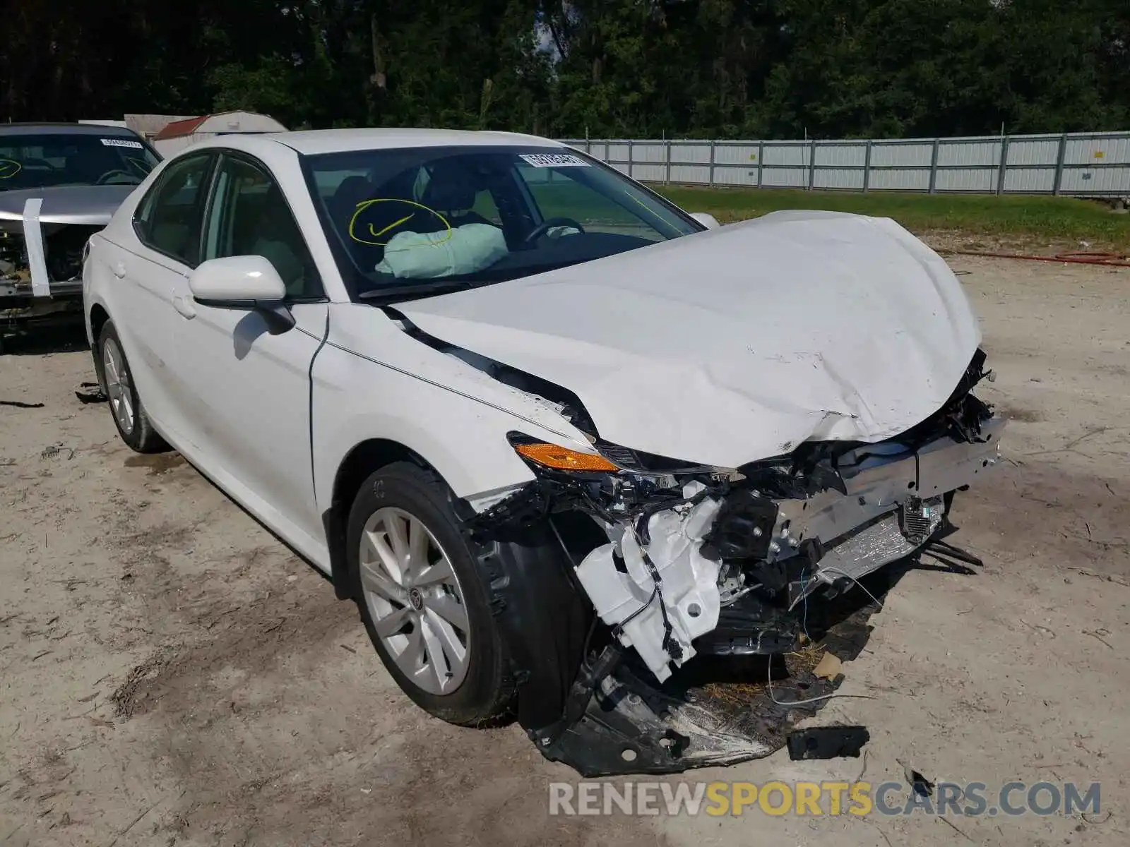 1 Photograph of a damaged car 4T1C11AK2MU608726 TOYOTA CAMRY 2021