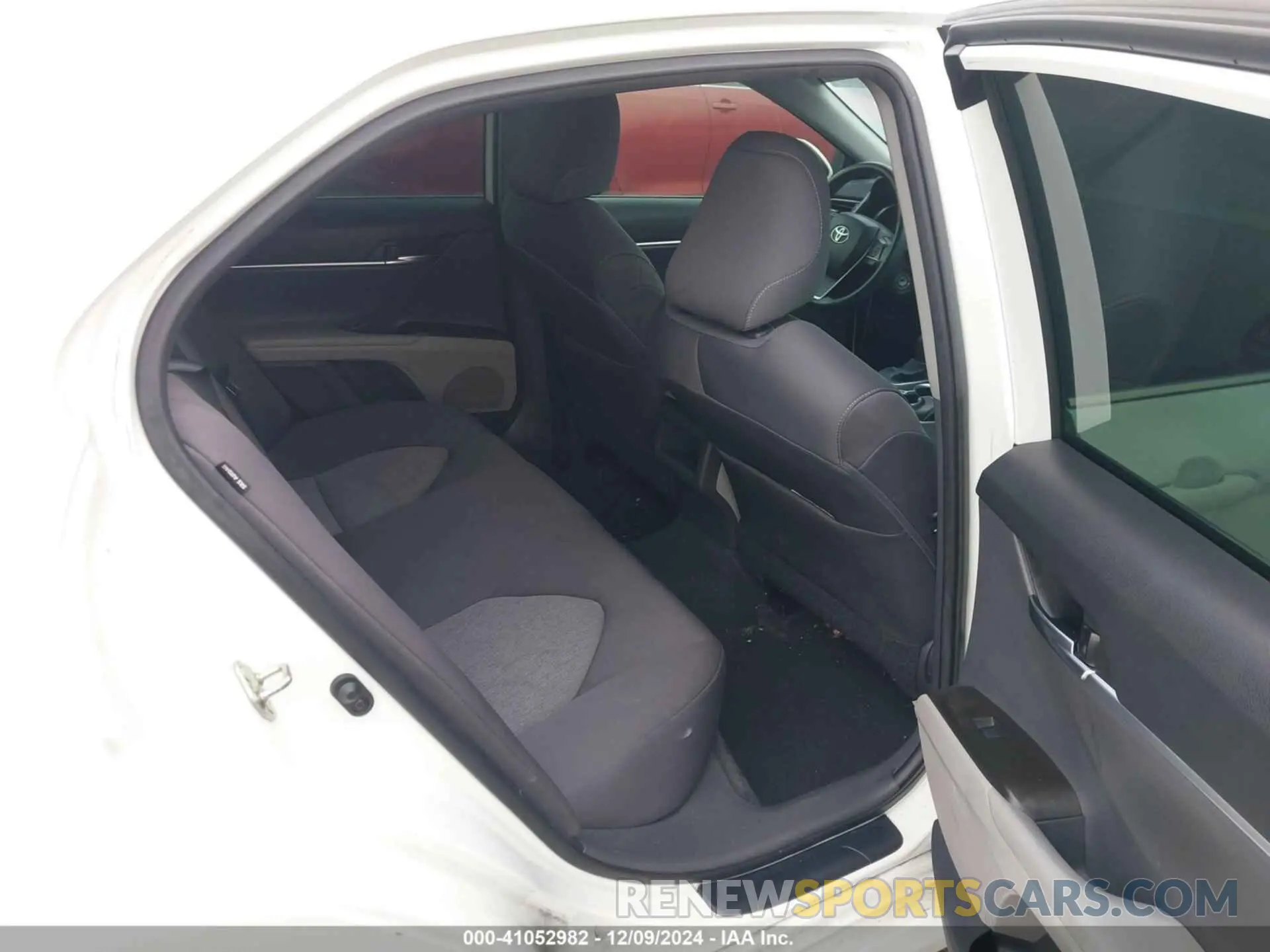 8 Photograph of a damaged car 4T1C11AK3MU405683 TOYOTA CAMRY 2021