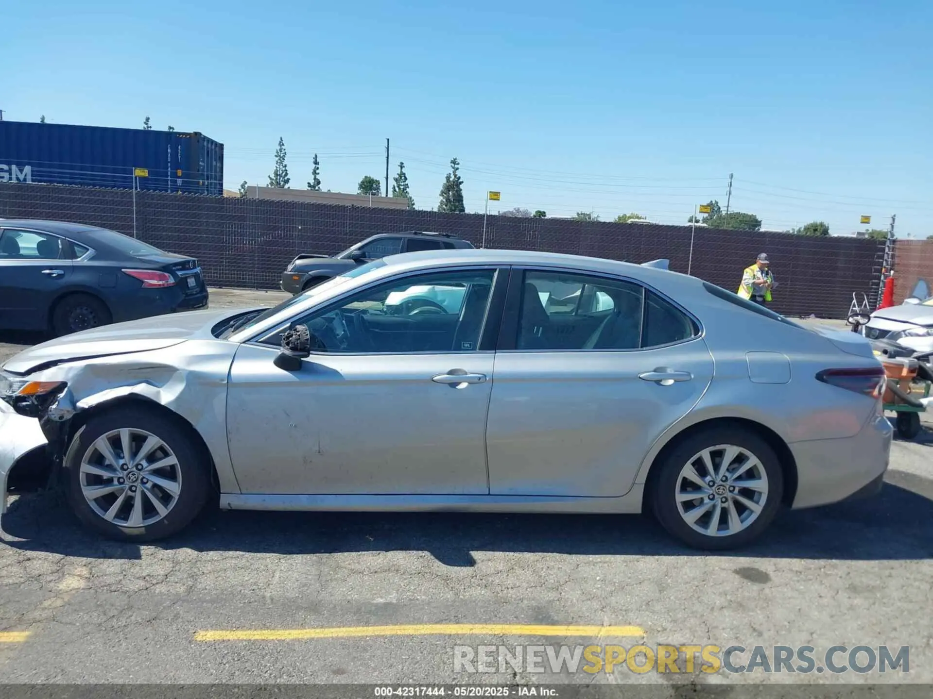 14 Photograph of a damaged car 4T1C11AK3MU440014 TOYOTA CAMRY 2021