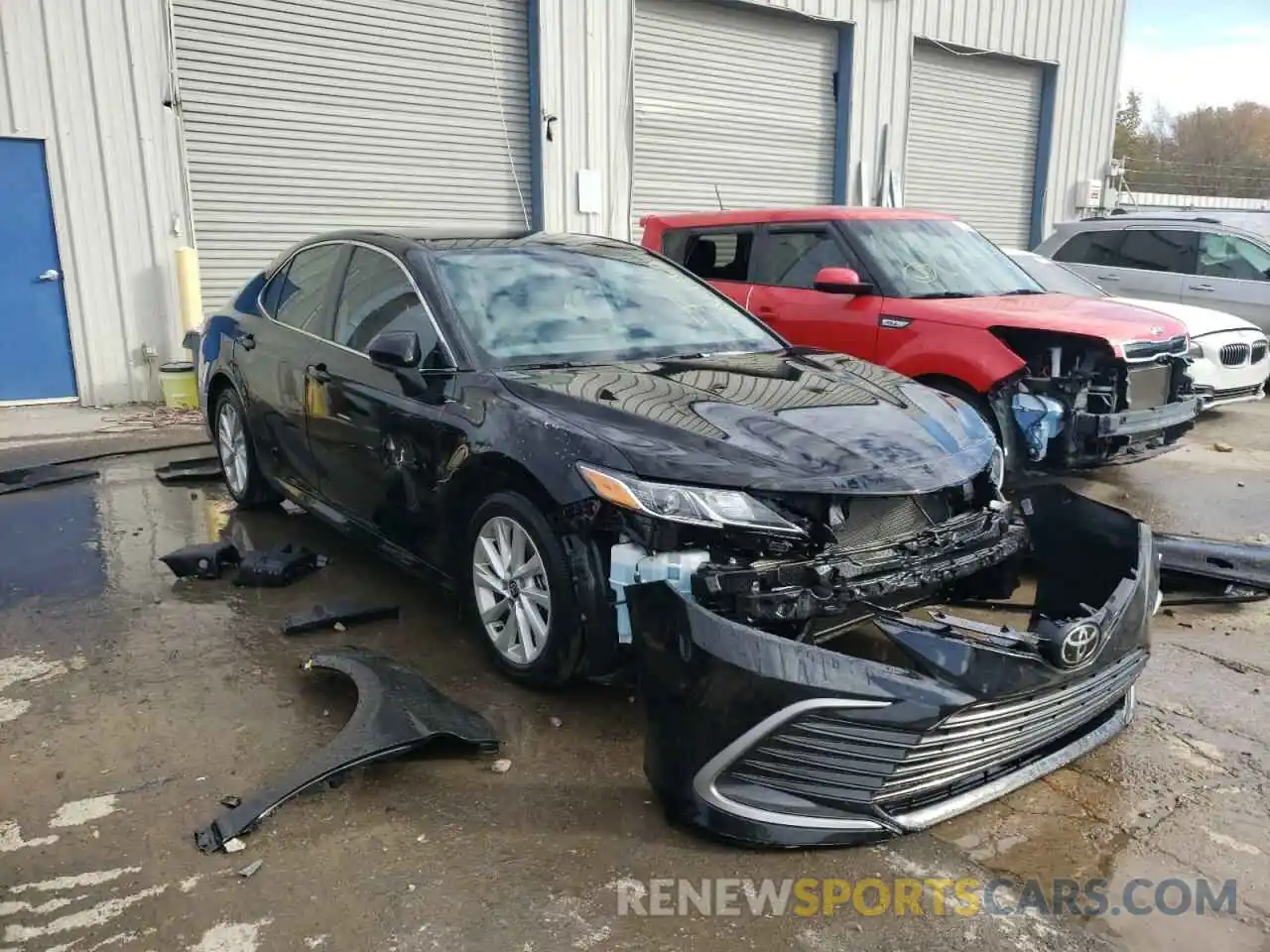 1 Photograph of a damaged car 4T1C11AK3MU464703 TOYOTA CAMRY 2021