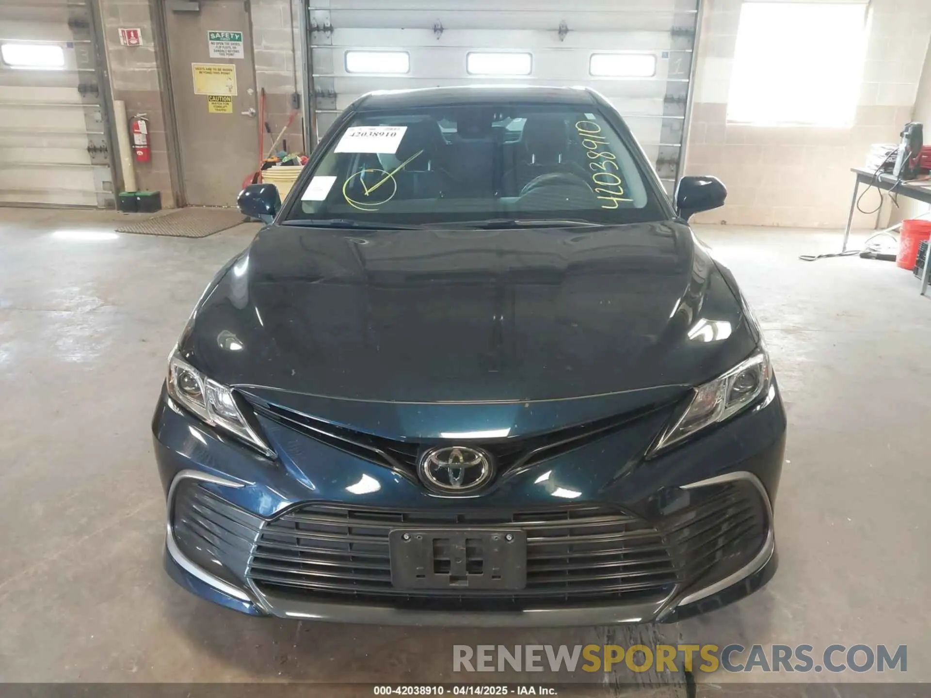 12 Photograph of a damaged car 4T1C11AK3MU481310 TOYOTA CAMRY 2021