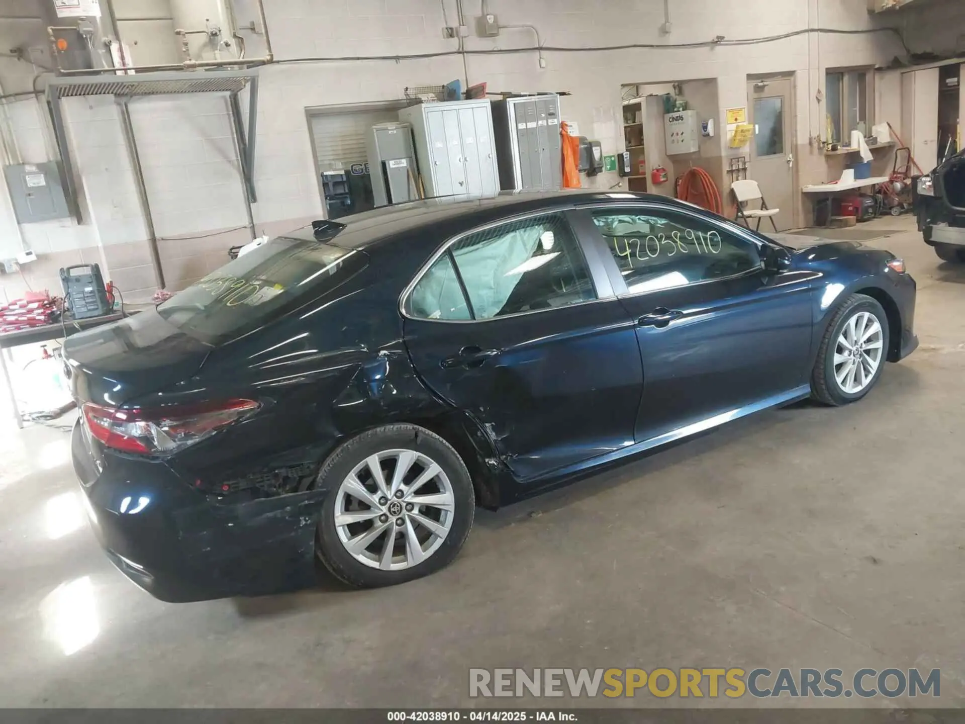 4 Photograph of a damaged car 4T1C11AK3MU481310 TOYOTA CAMRY 2021