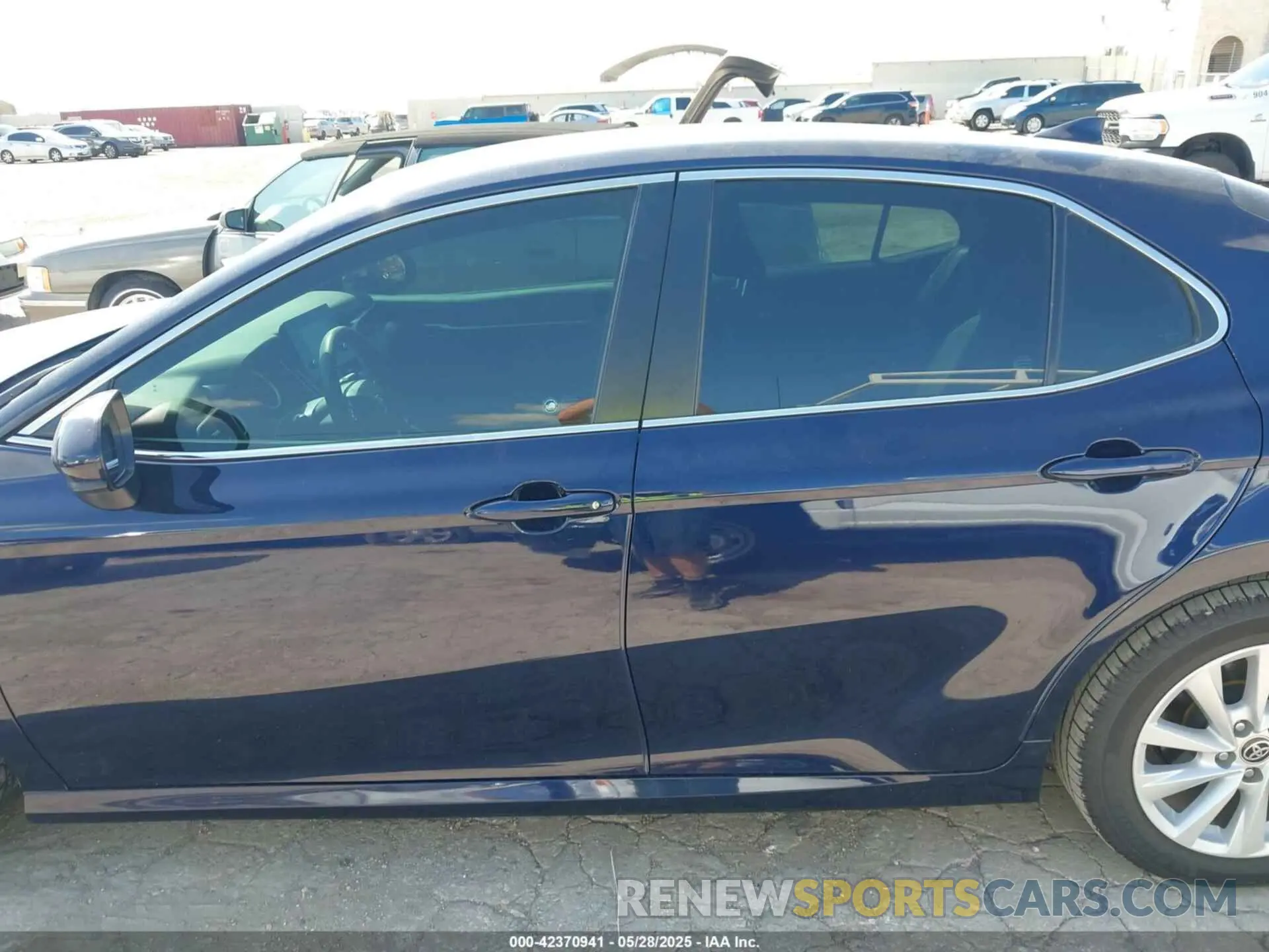 14 Photograph of a damaged car 4T1C11AK3MU488757 TOYOTA CAMRY 2021
