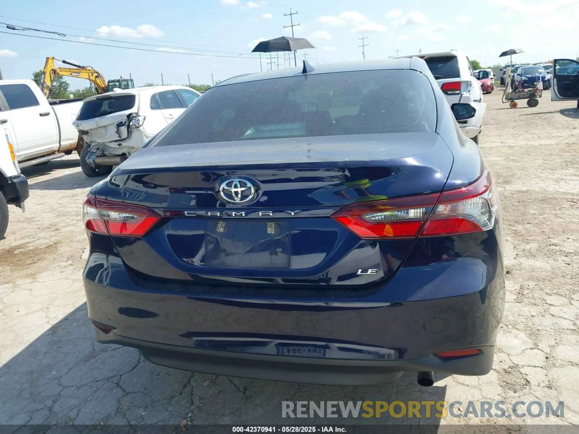16 Photograph of a damaged car 4T1C11AK3MU488757 TOYOTA CAMRY 2021