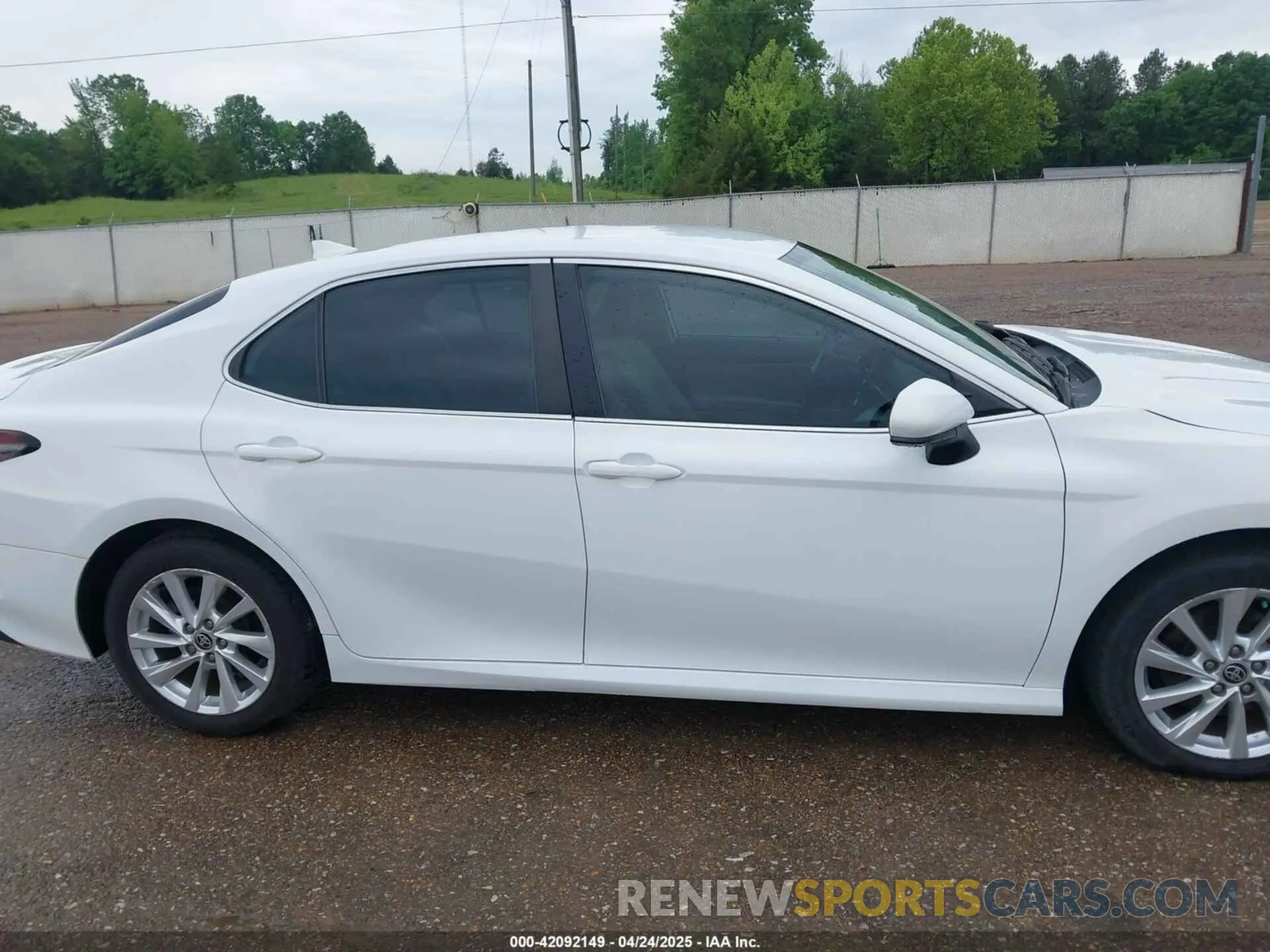 14 Photograph of a damaged car 4T1C11AK3MU545250 TOYOTA CAMRY 2021