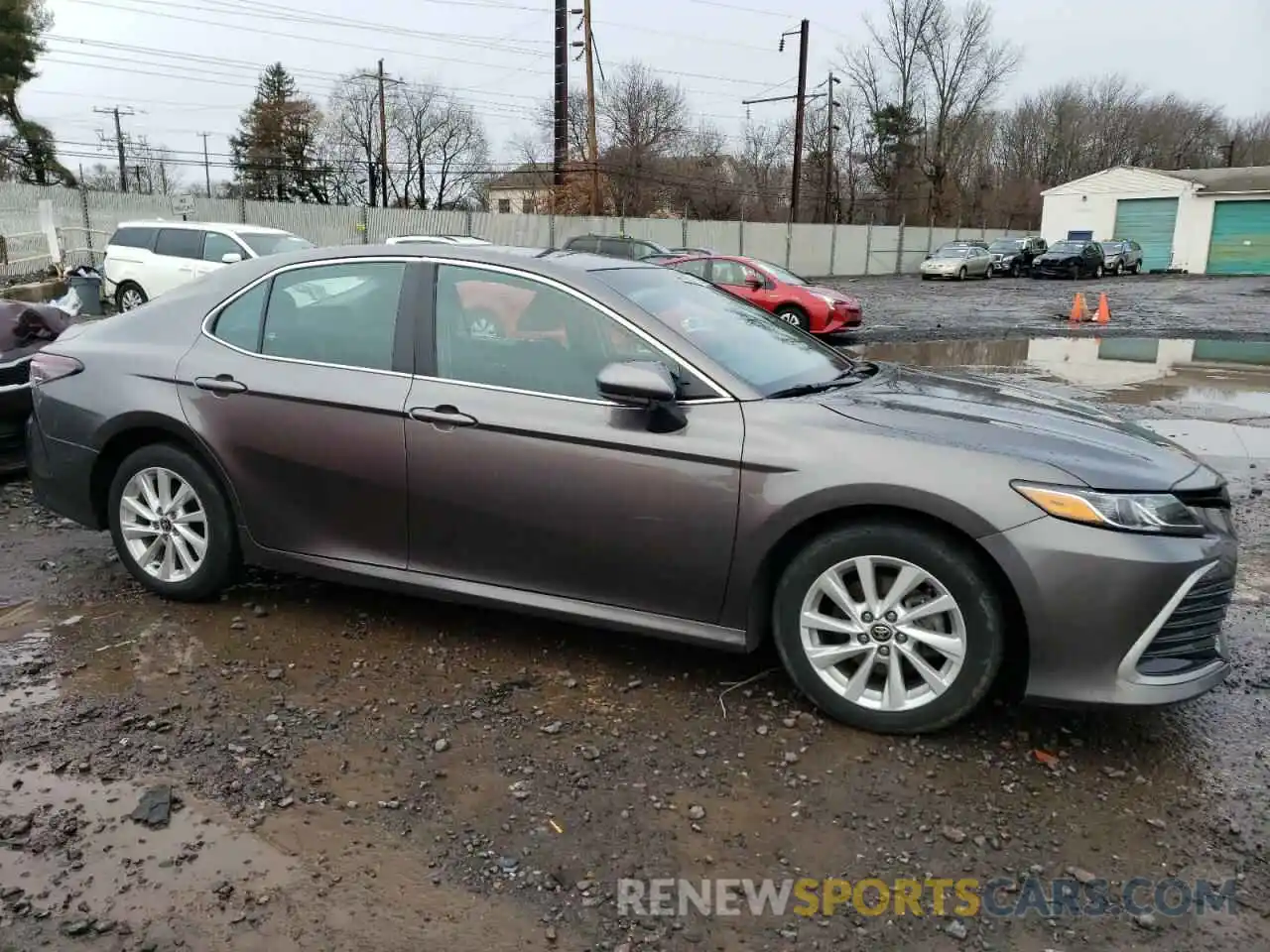 4 Photograph of a damaged car 4T1C11AK3MU577812 TOYOTA CAMRY 2021